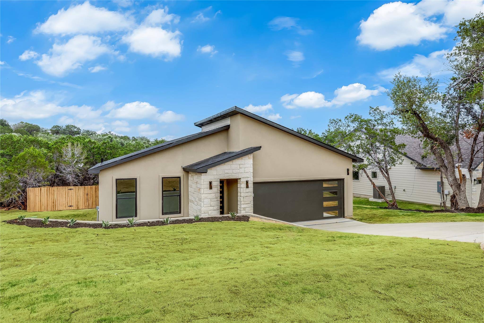 Lago Vista, TX 78645,21216 Santa Rosa Ave