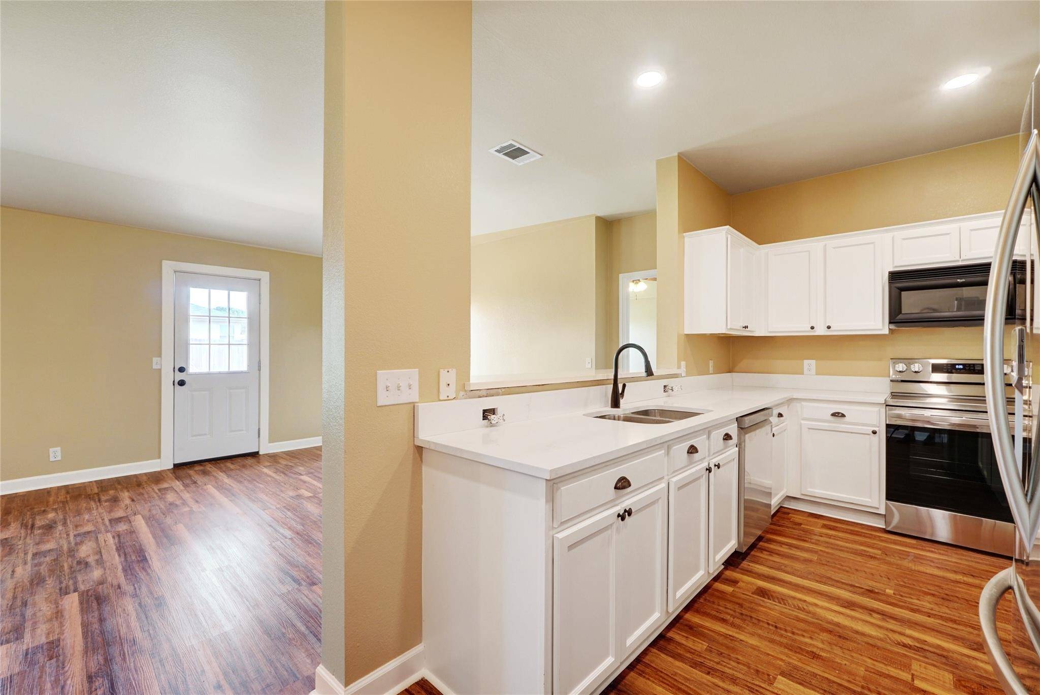 Hutto, TX 78634,136 Holmstrom ST