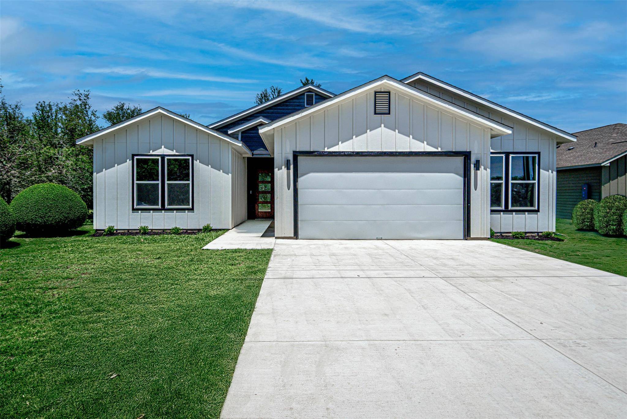 Bastrop, TX 78602,136 E Pauwela LN