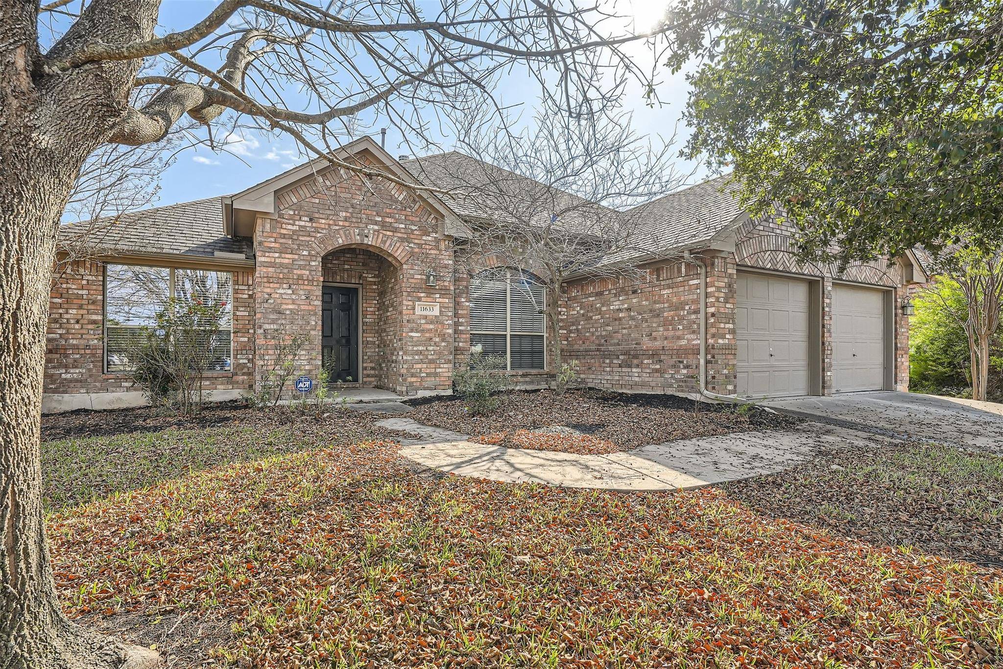 Manor, TX 78653,11633 Sun Glass DR