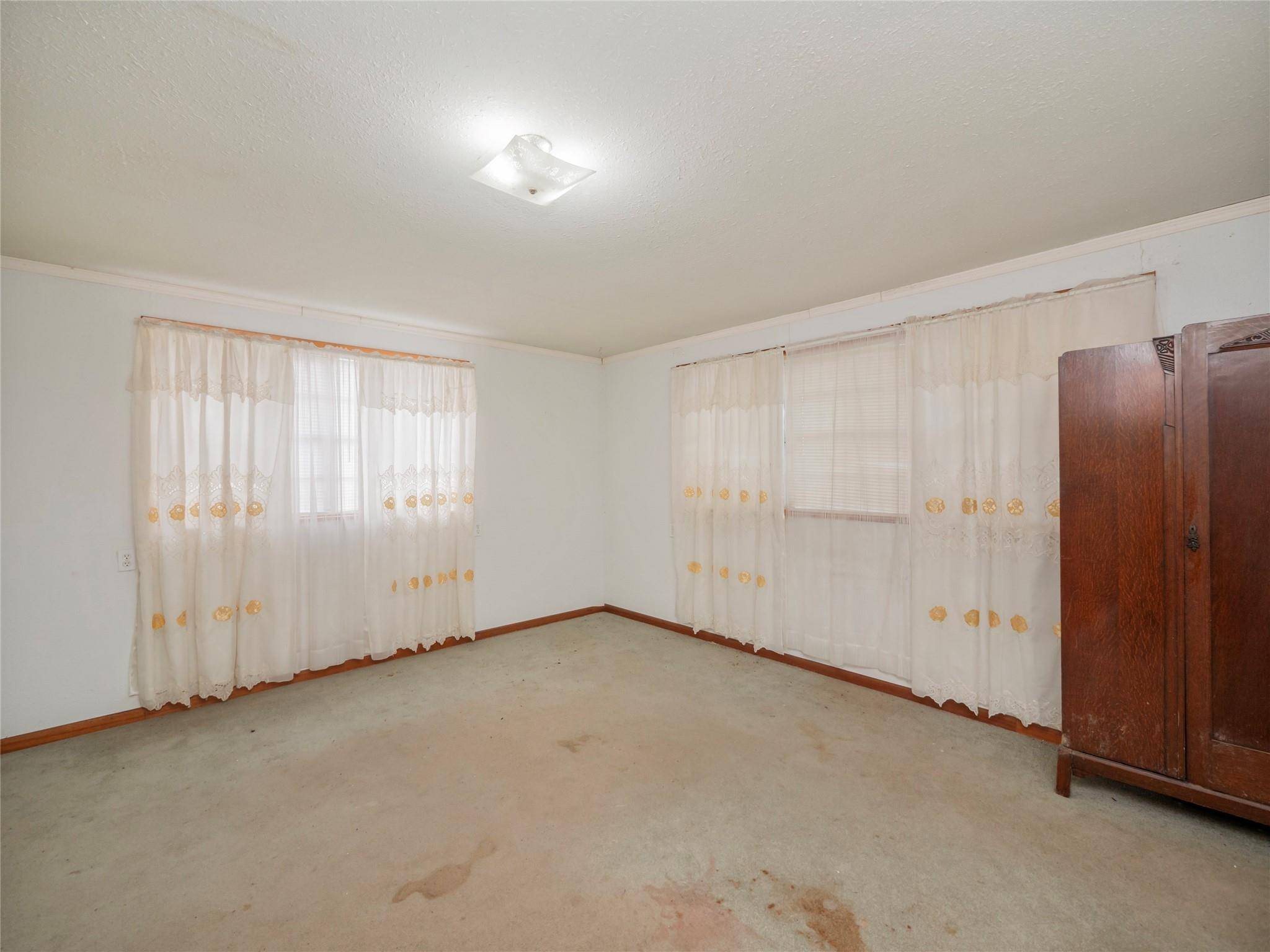 Taylor, TX 76574,3104 S Main