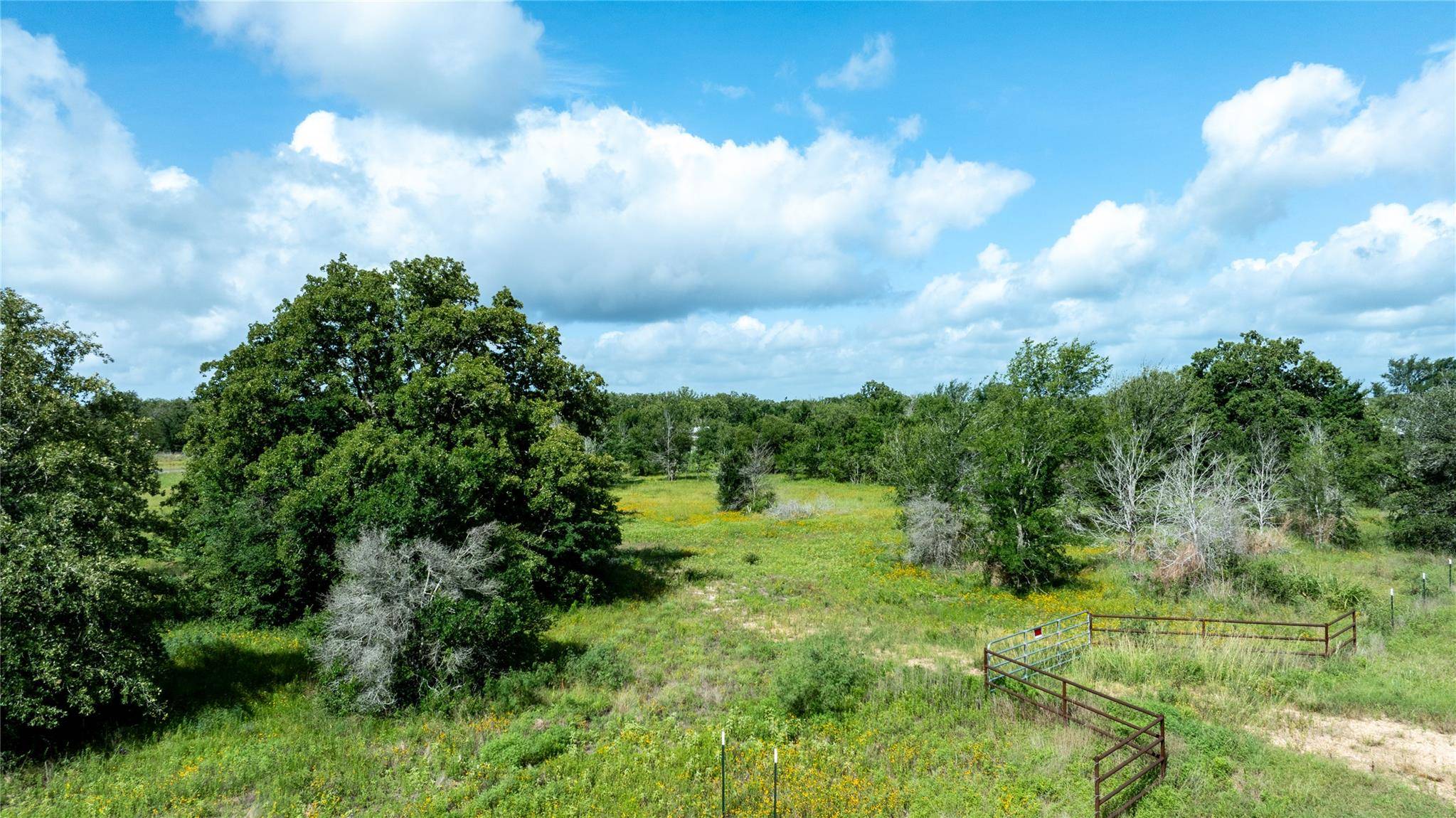 Ledbetter, TX 78946,1388 County Road 125