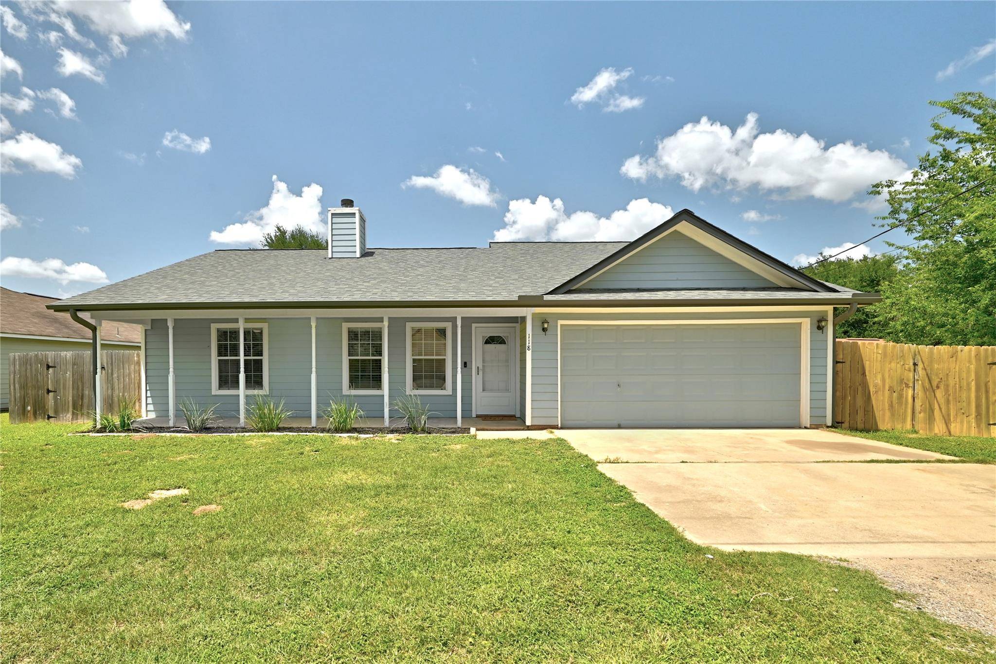 Bastrop, TX 78602,118 W Pauwela LN