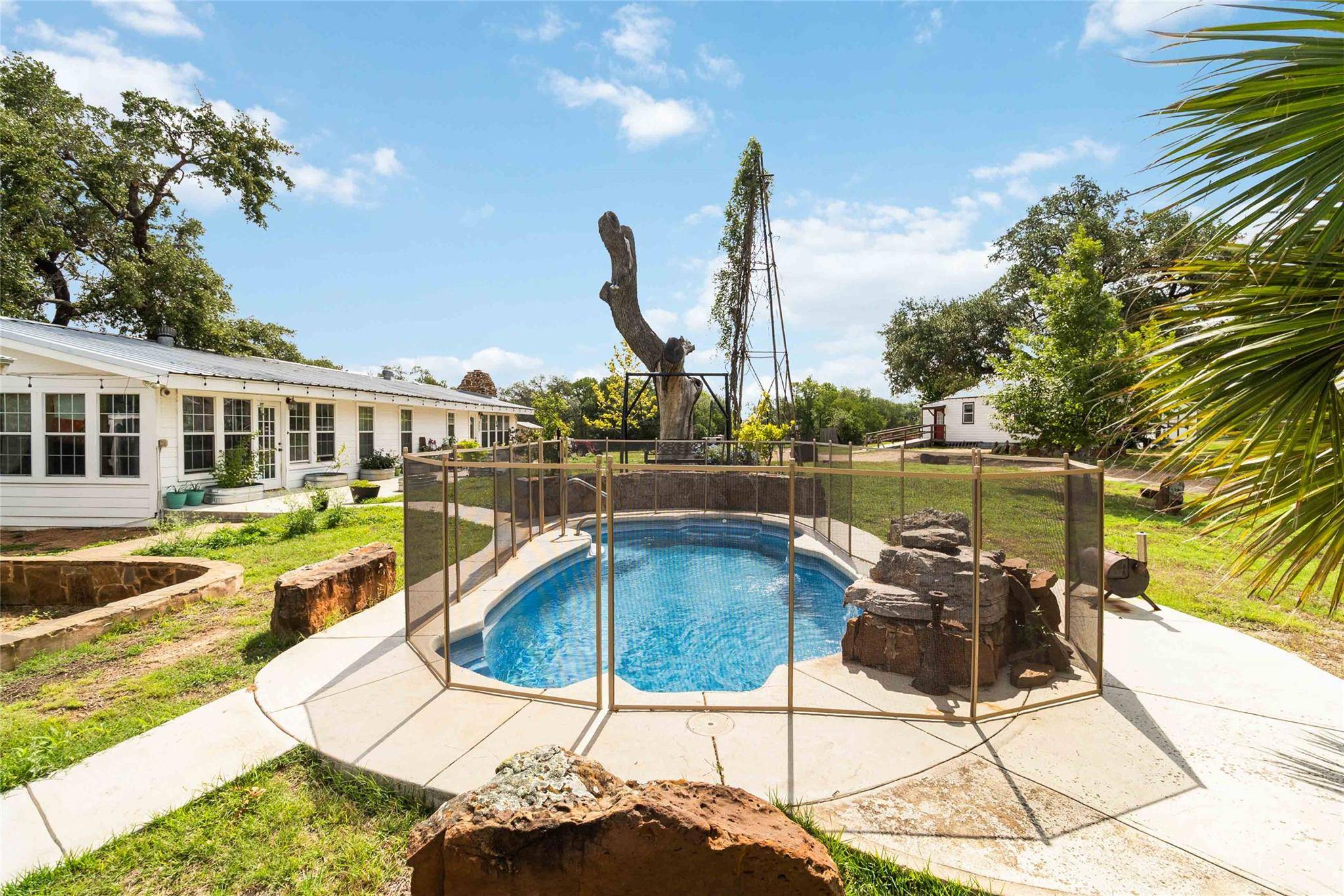 Lockhart, TX 78644,227 Henderson LN