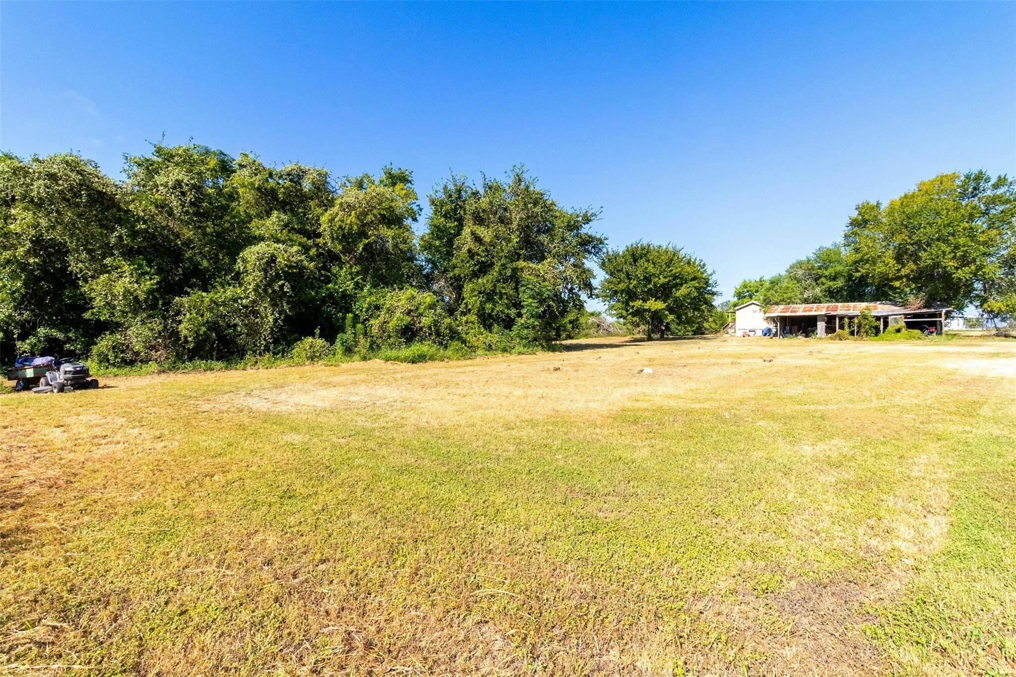 Luling, TX 78648,425 Oakview RD