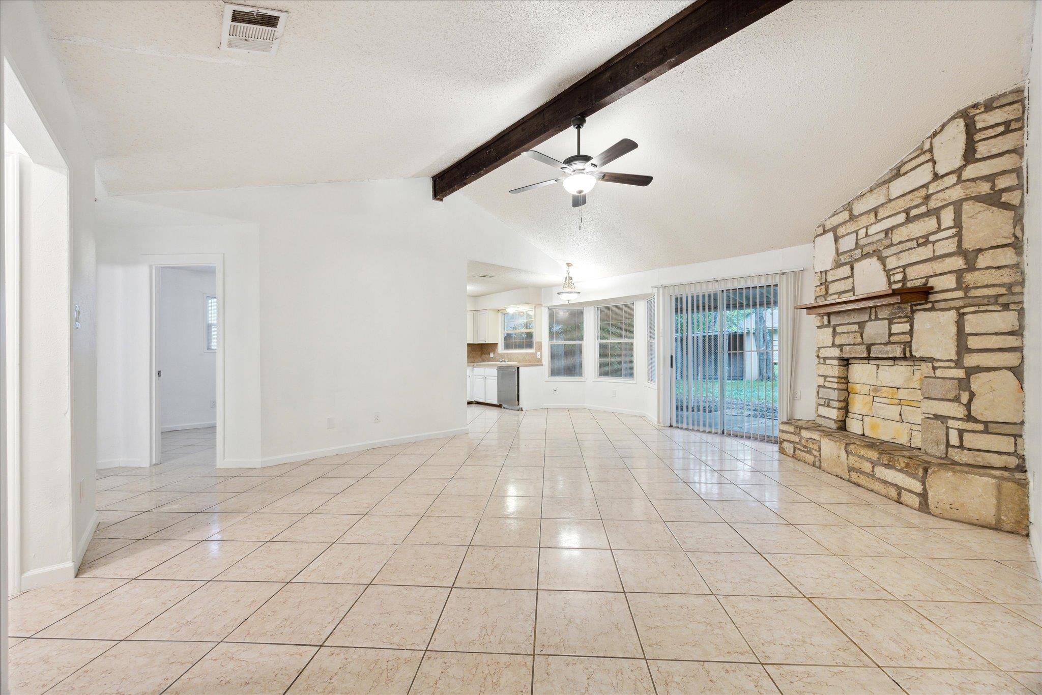 Austin, TX 78744,5108 Lambs LN