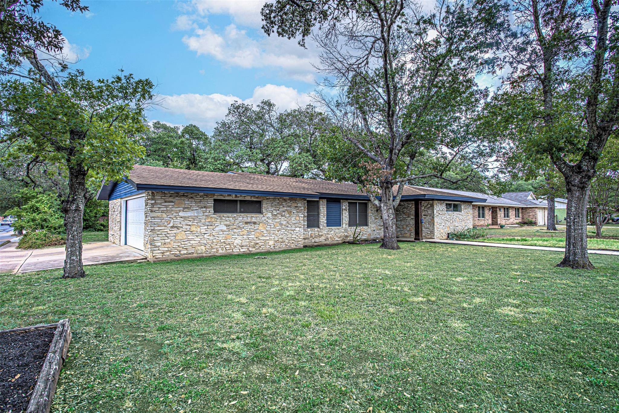 Austin, TX 78745,2001 Oakglen DR