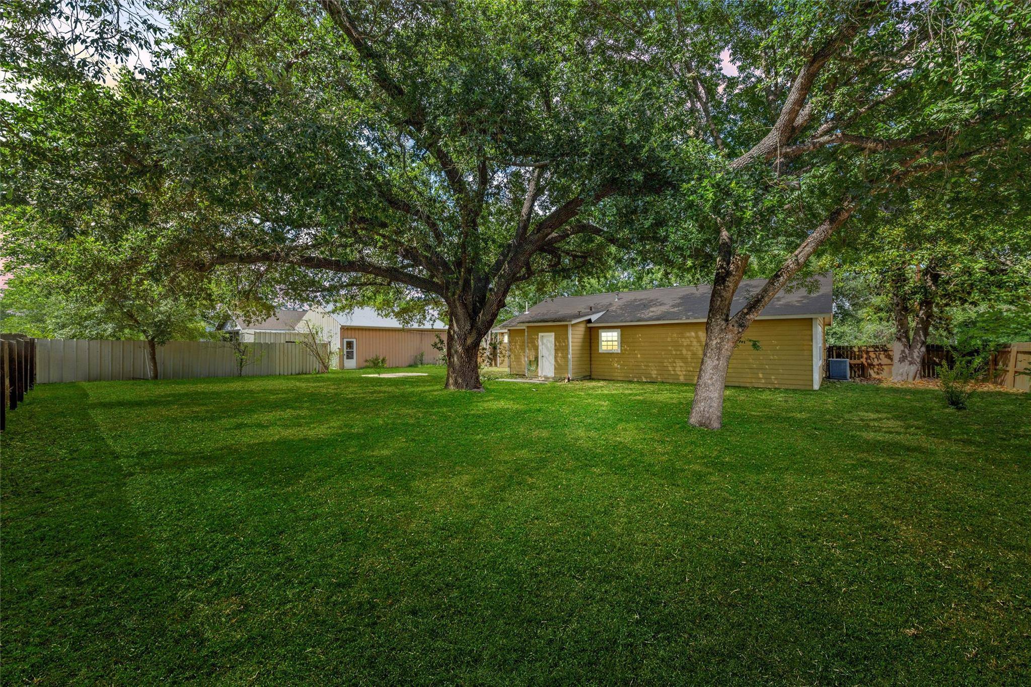 Rockdale, TX 76567,703 N Wilcox ST