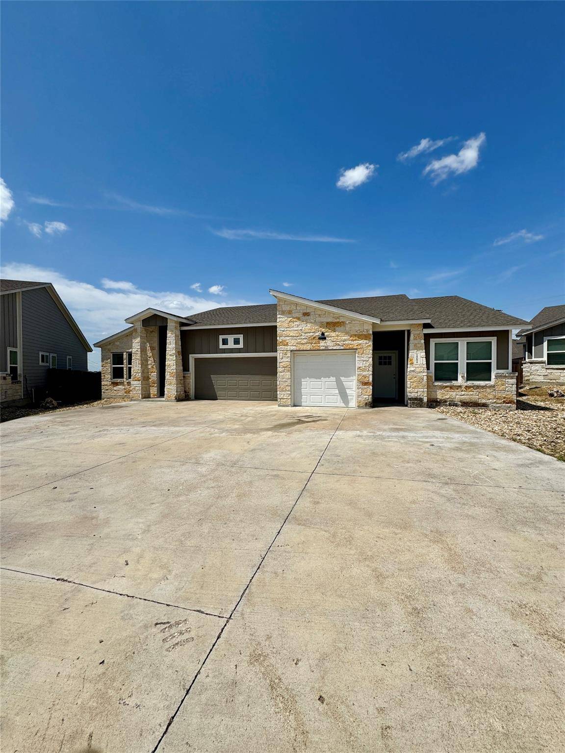 Jarrell, TX 76537,105 Everett CT #B