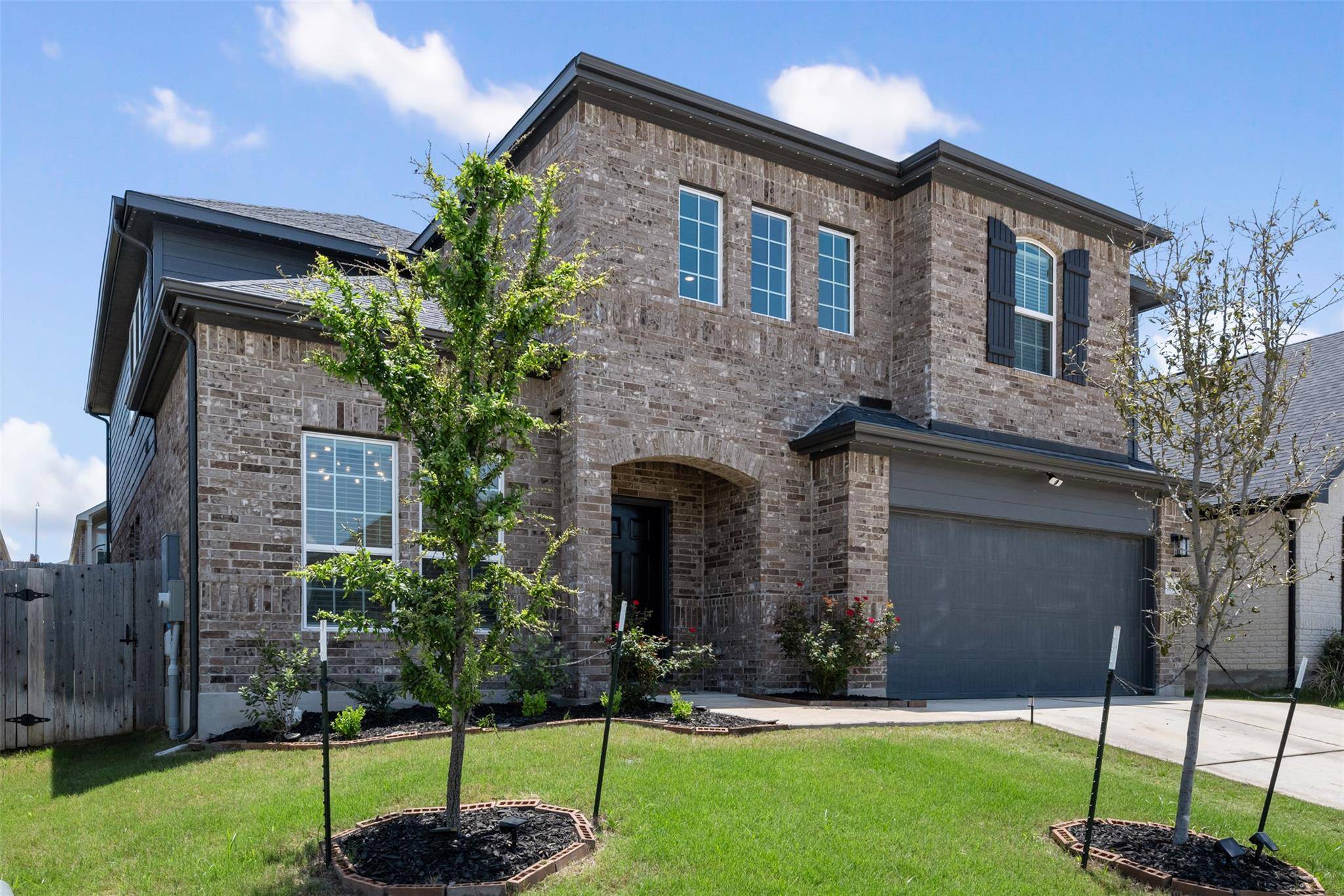 Buda, TX 78610,707 Sugar Cane RD