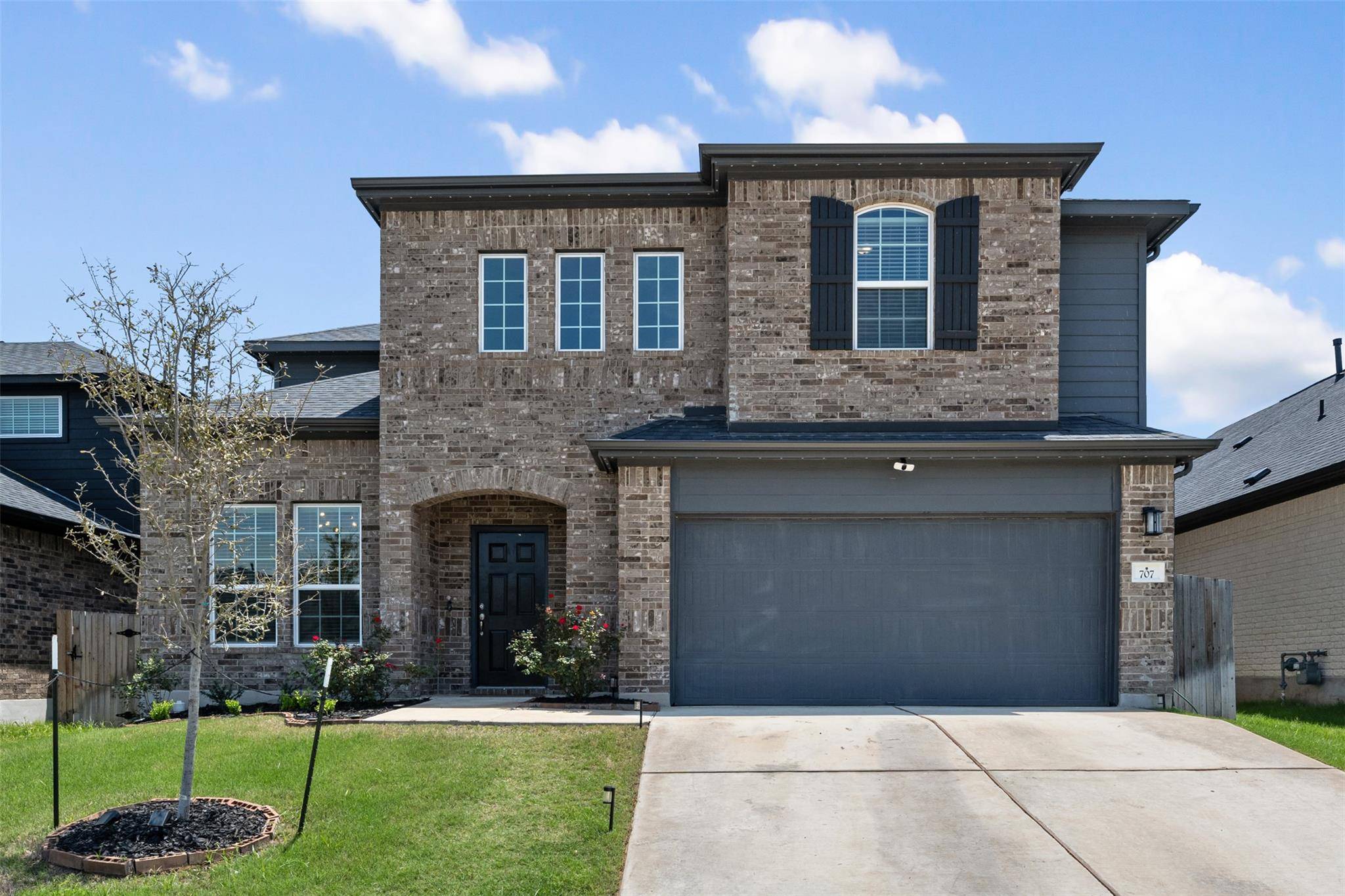 Buda, TX 78610,707 Sugar Cane RD