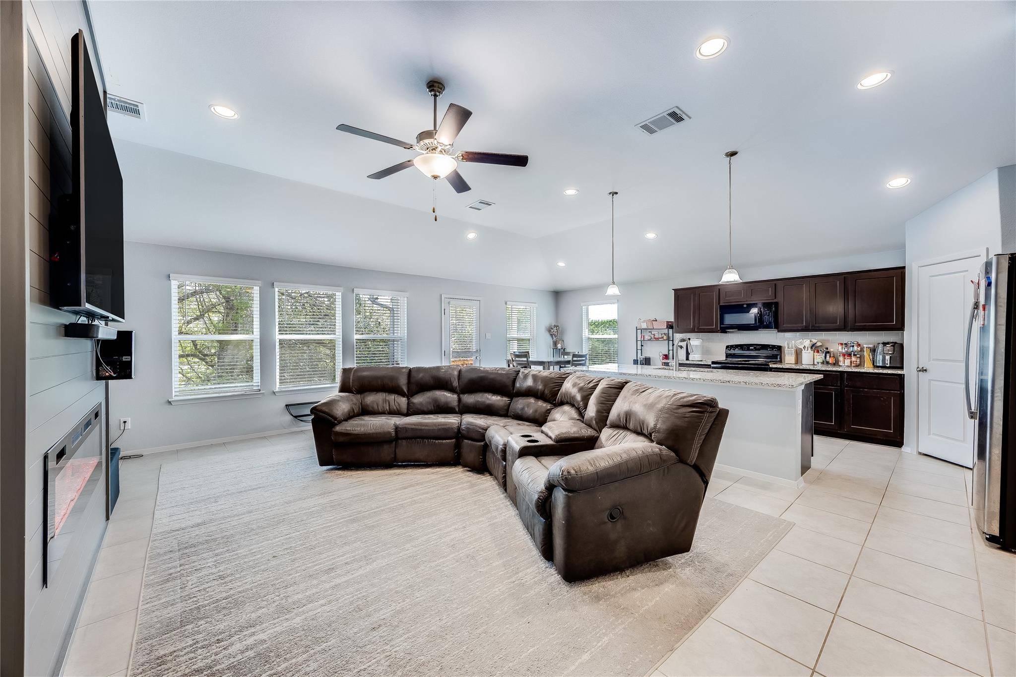 Lago Vista, TX 78645,21302 Santa Rosa Ave