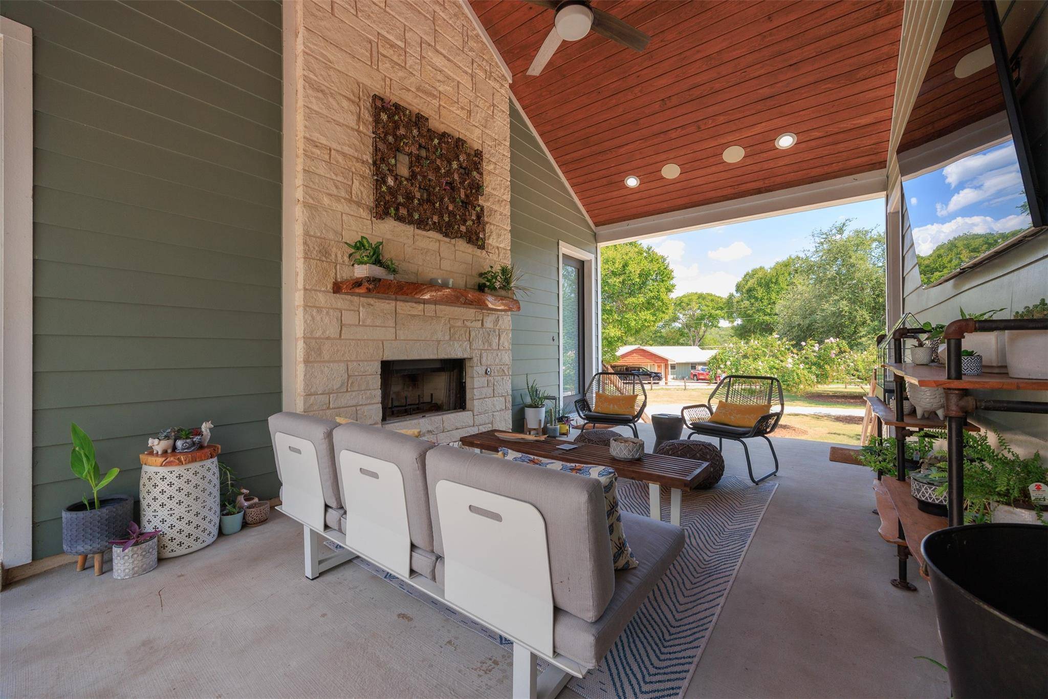 Wimberley, TX 78676,104 River Road CIR