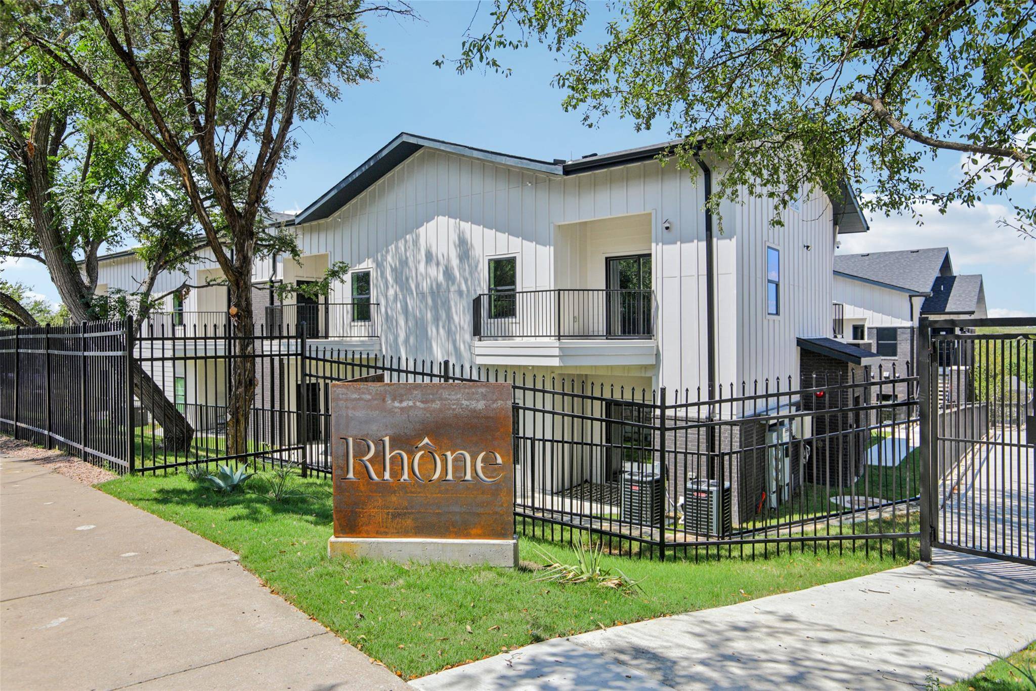Austin, TX 78741,2450 Wickersham LN #2011