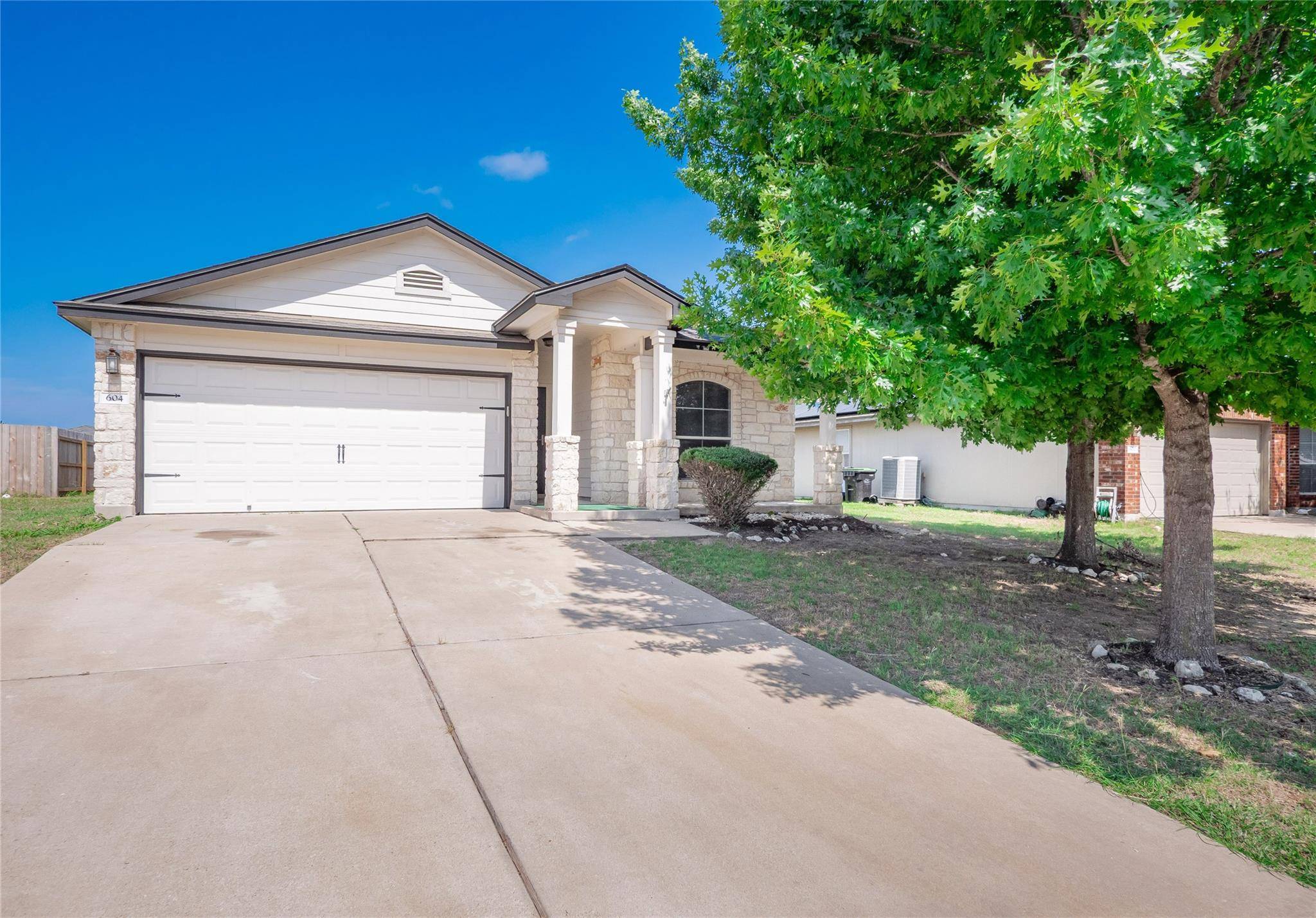 Hutto, TX 78634,604 Creston ST