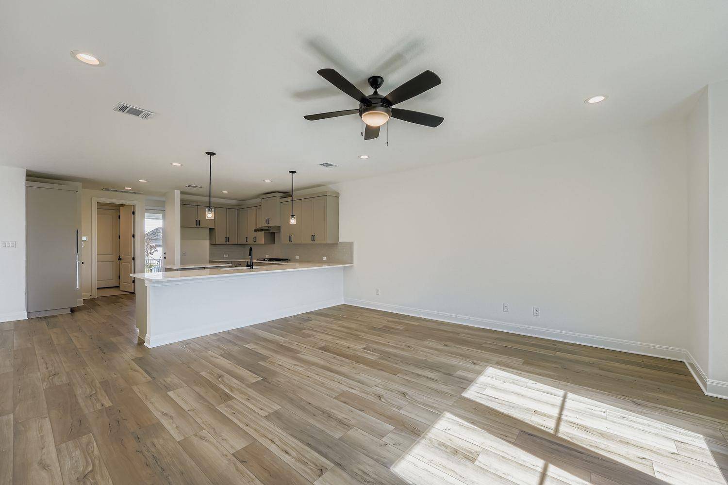 Buda, TX 78610,372 Orleanian DR