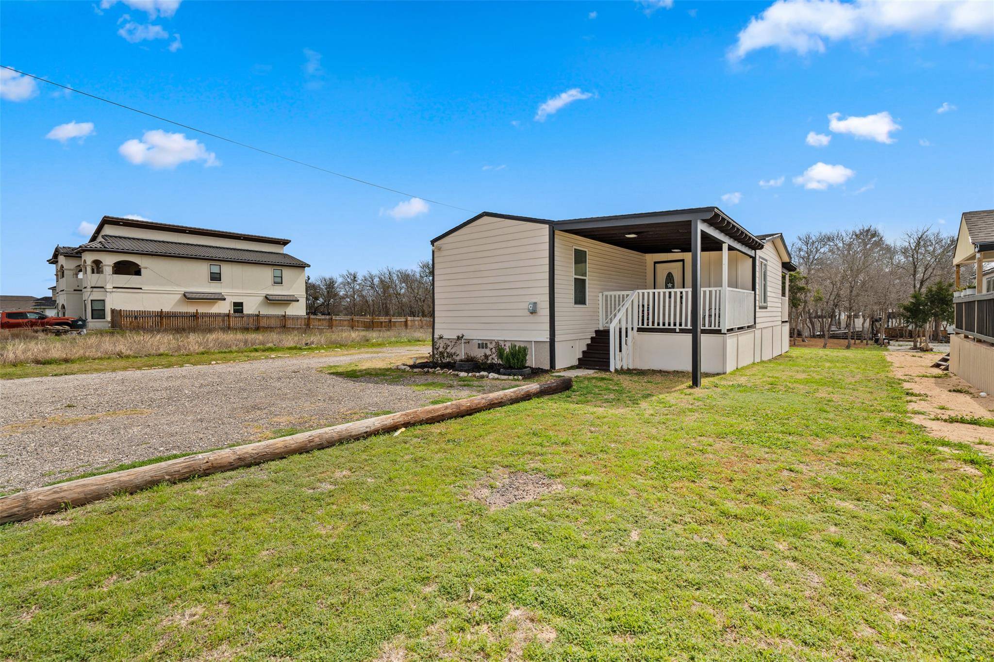 Dale, TX 78616,107 La Flor DR
