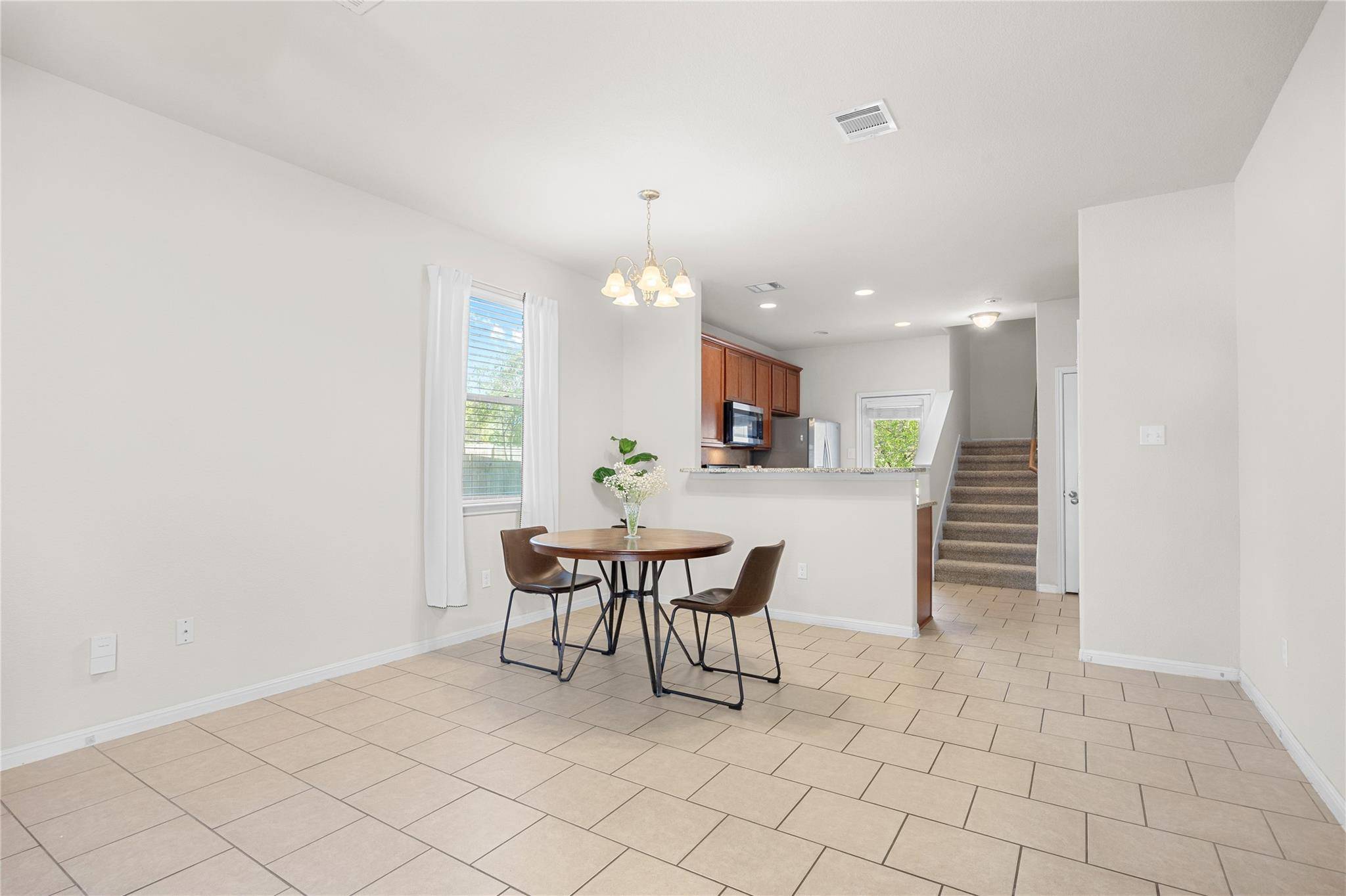 Austin, TX 78744,5501 Bradford Pear LN