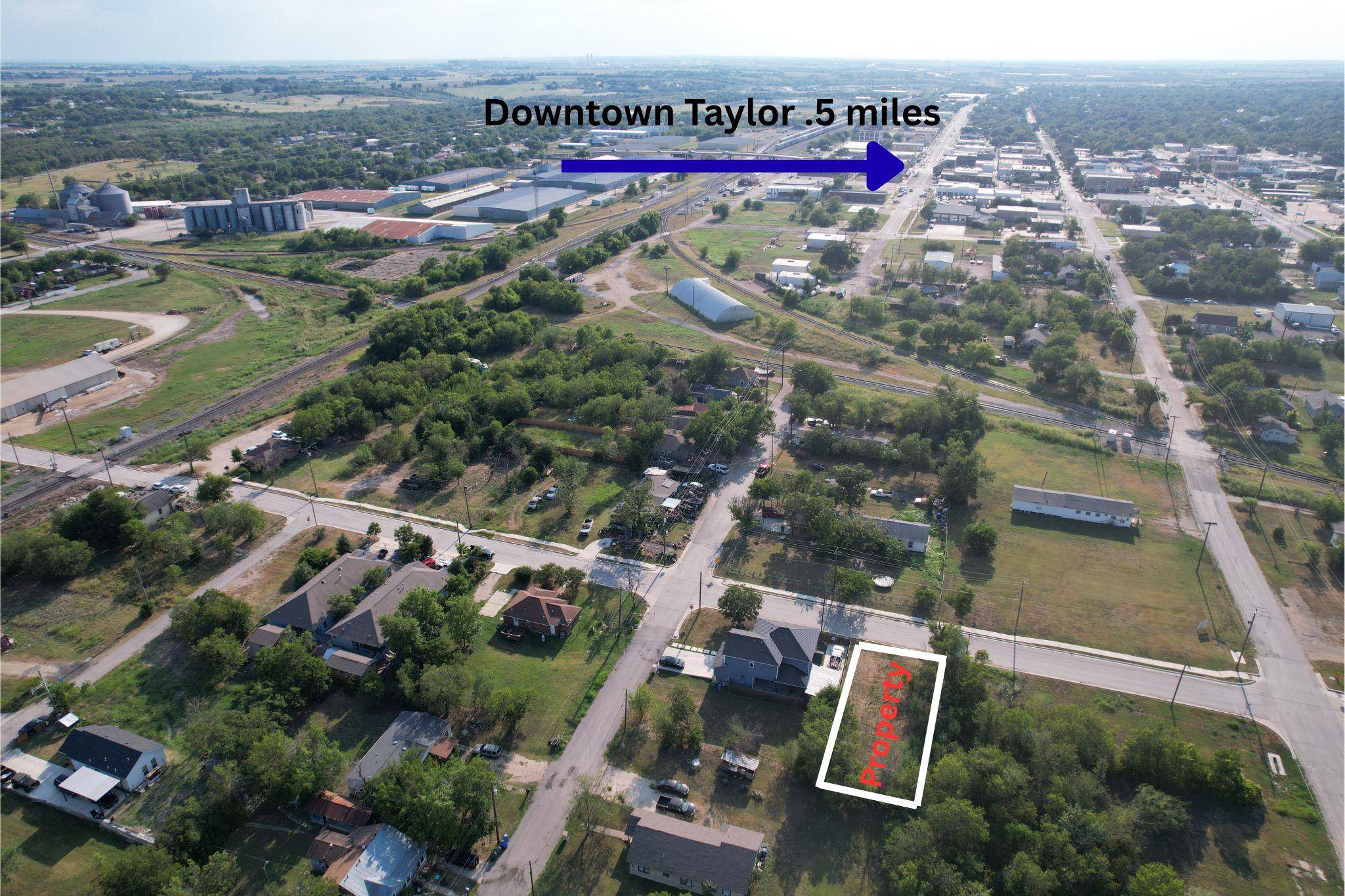 Taylor, TX 76574,208 Robinson ST