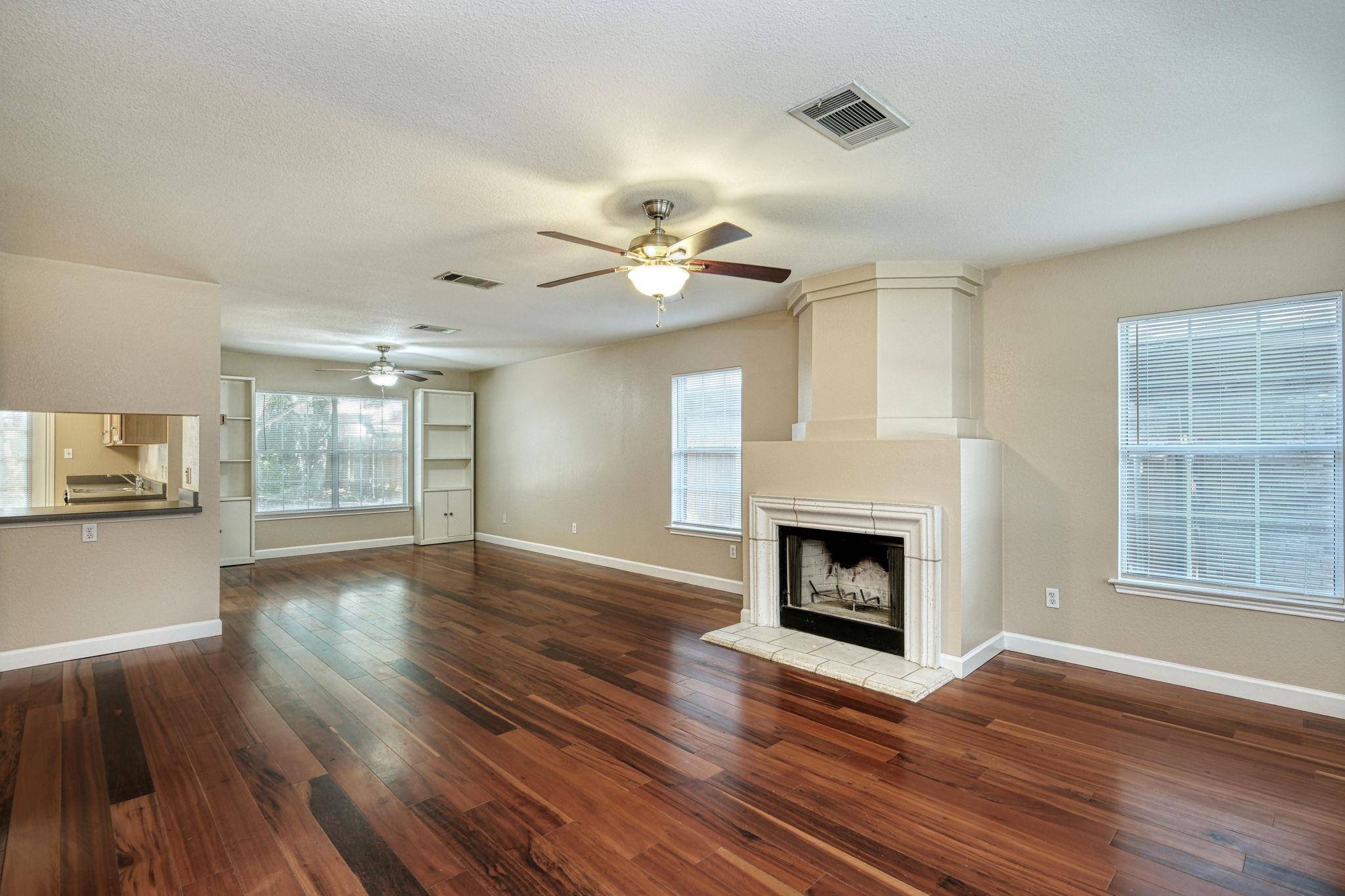 Austin, TX 78748,11412 Kingsgate DR