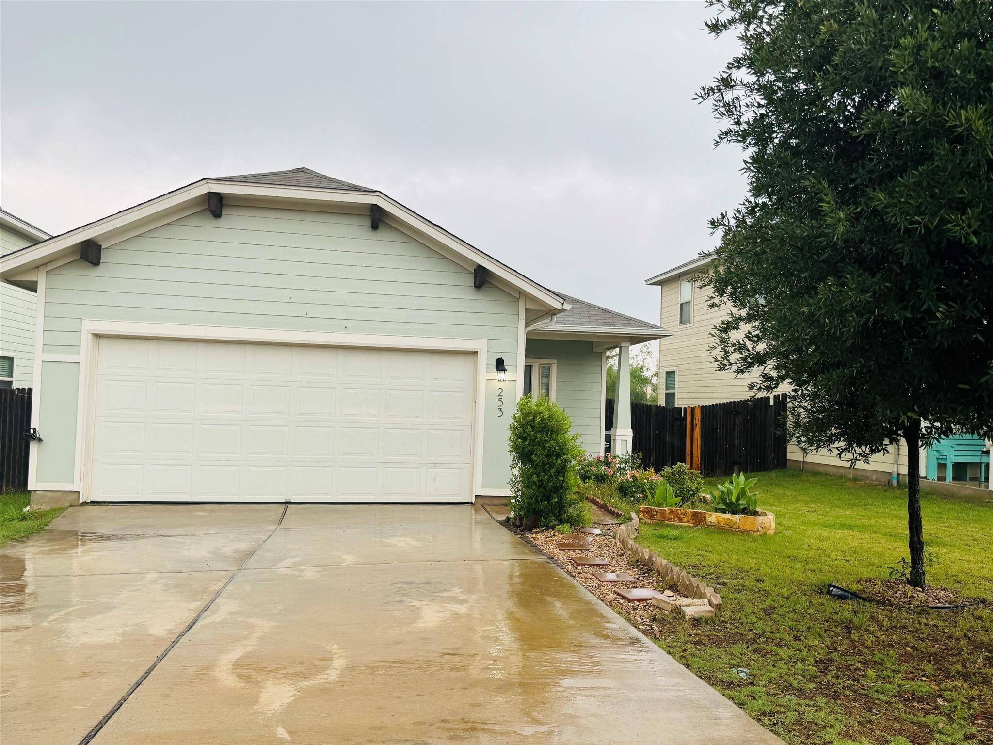 Buda, TX 78610,253 Eagle Brook LN