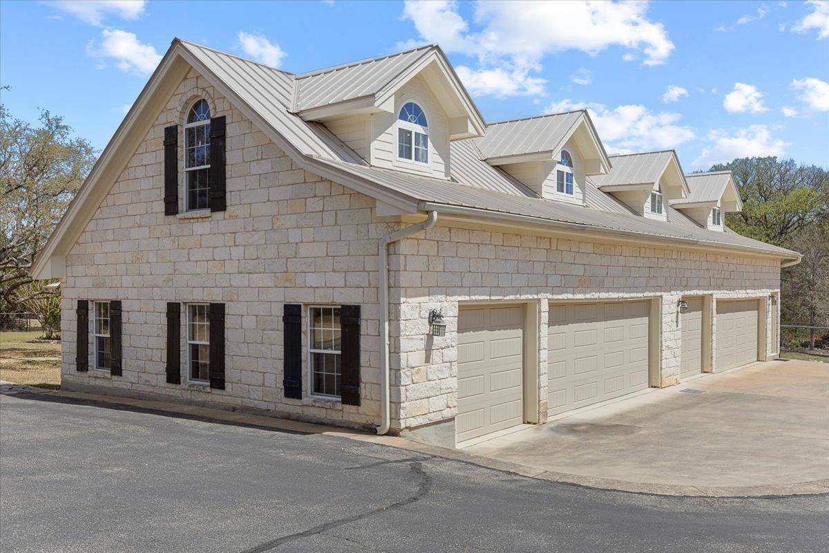 Liberty Hill, TX 78642,312 Quarterhorse DR