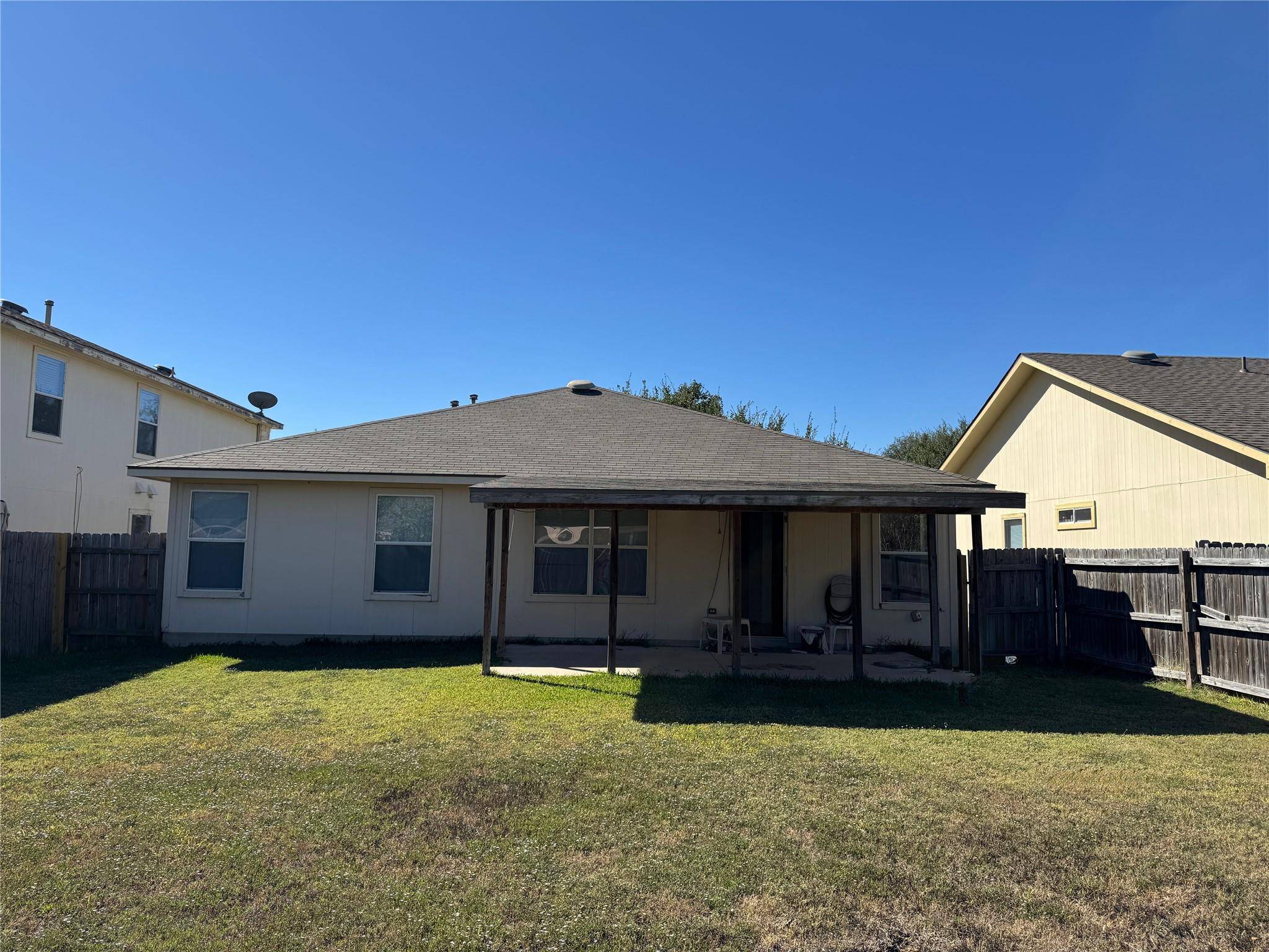 Elgin, TX 78621,18420 Wind Tree LN