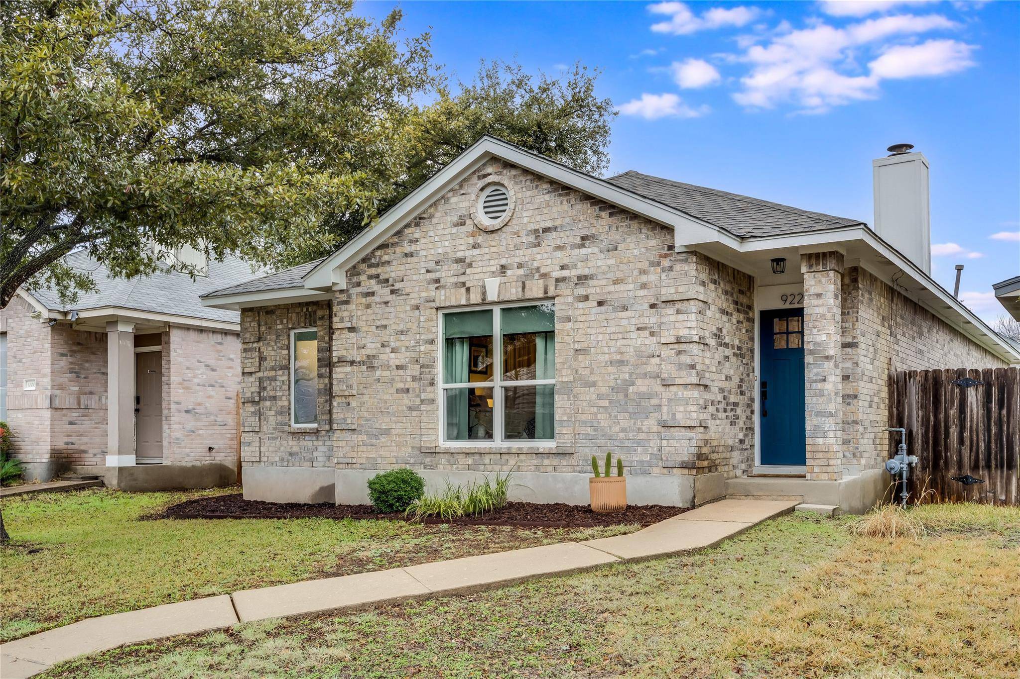 Pflugerville, TX 78660,922 Thackeray LN
