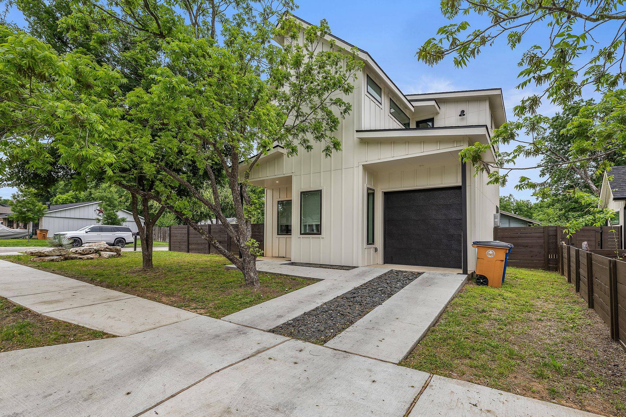 Austin, TX 78744,2301 Bendridge TRL