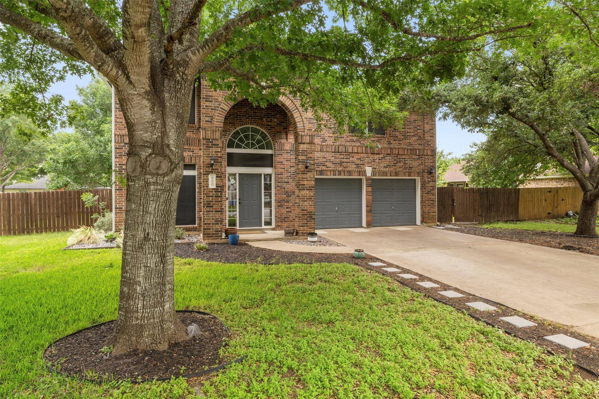 Buda, TX 78610,900 Laurel CV
