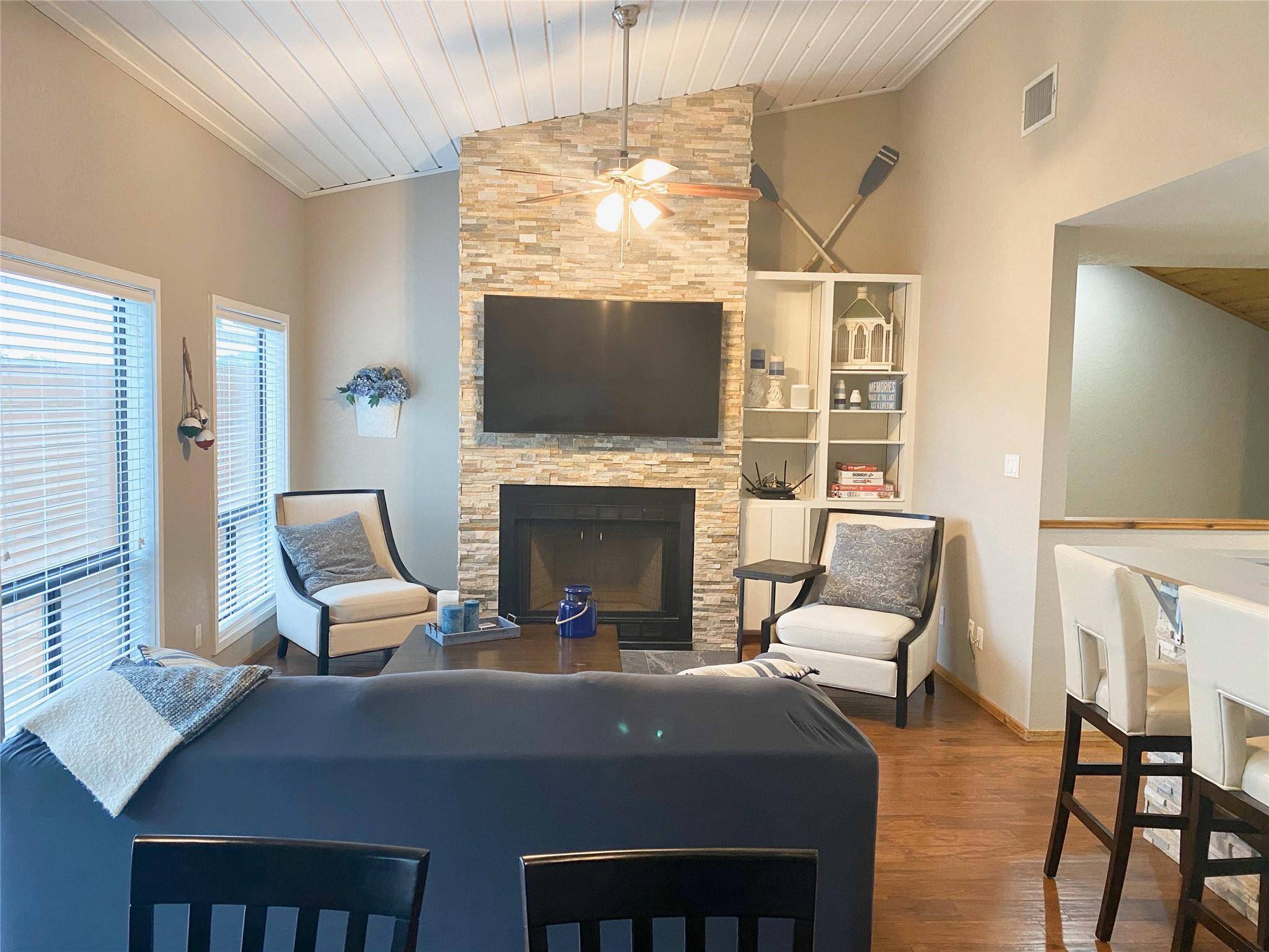 Spicewood, TX 78669,502 Harbor DR #2