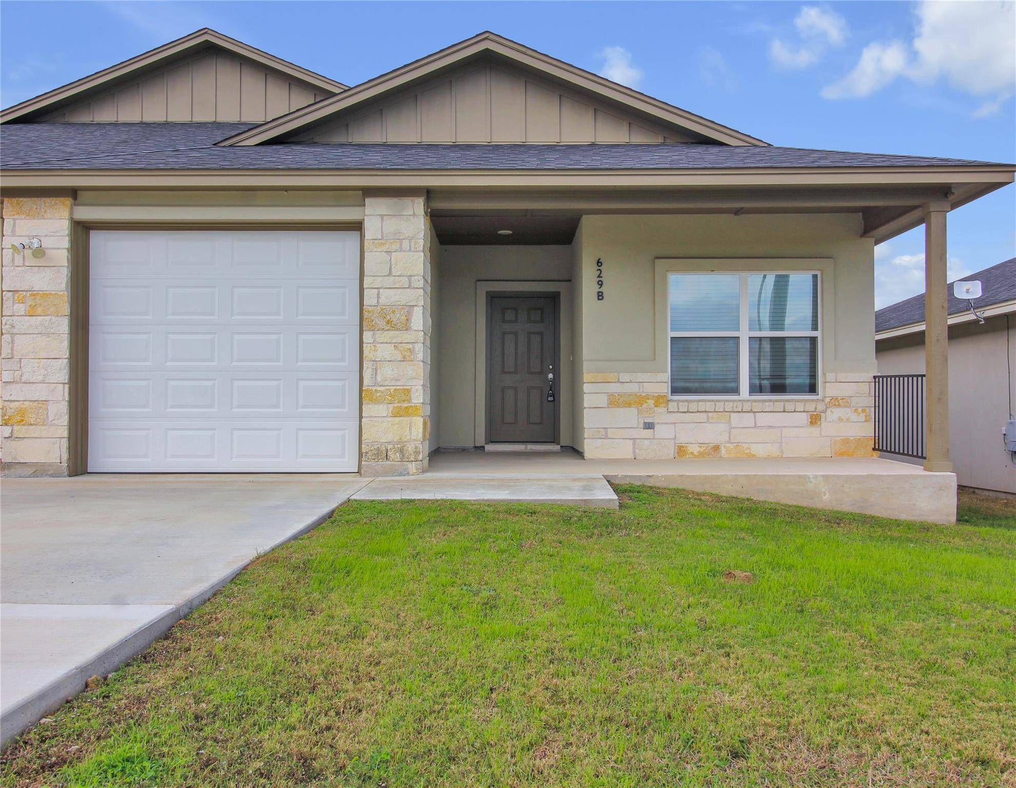 Jarrell, TX 76537,629 County Road 306 #B