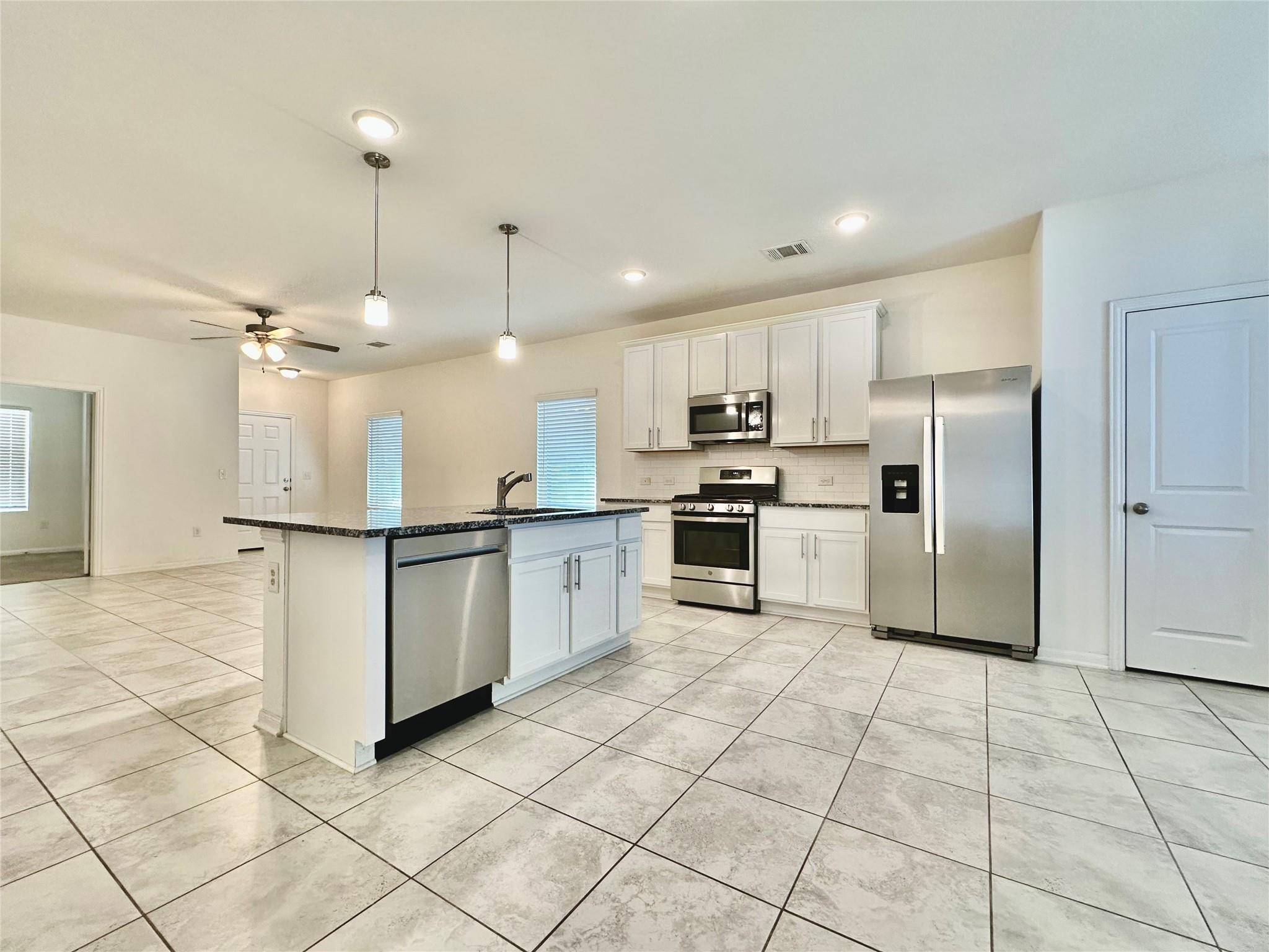 Hutto, TX 78634,105 Eagle Lake DR