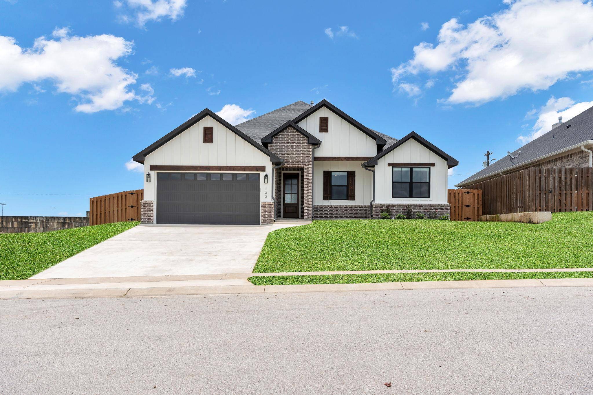 Giddings, TX 78942,122 Buffalo Ridge RD