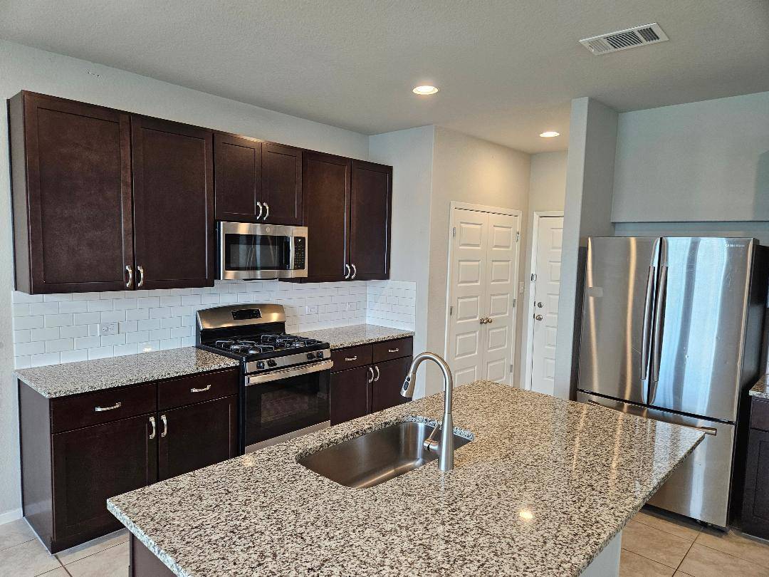 Elgin, TX 78621,110 Lavender LN