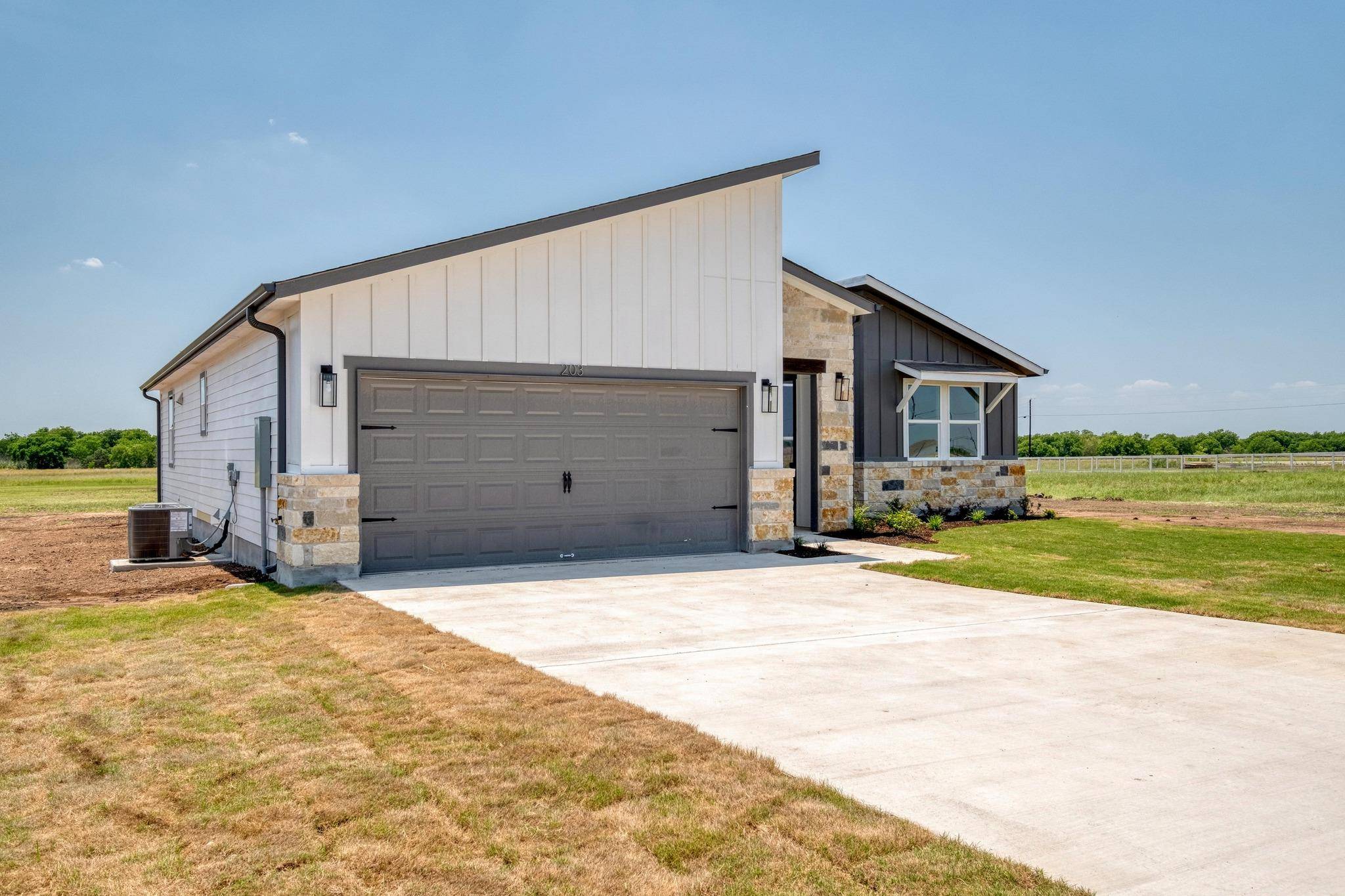 Del Valle, TX 78617,203 Alonzo DR