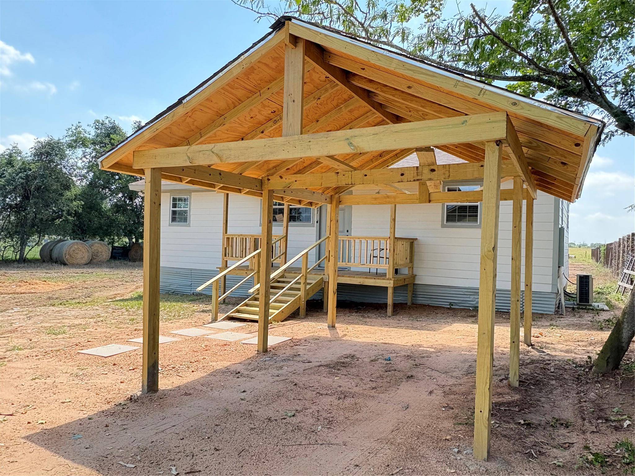 Bastrop, TX 78602,127 Fairview LN