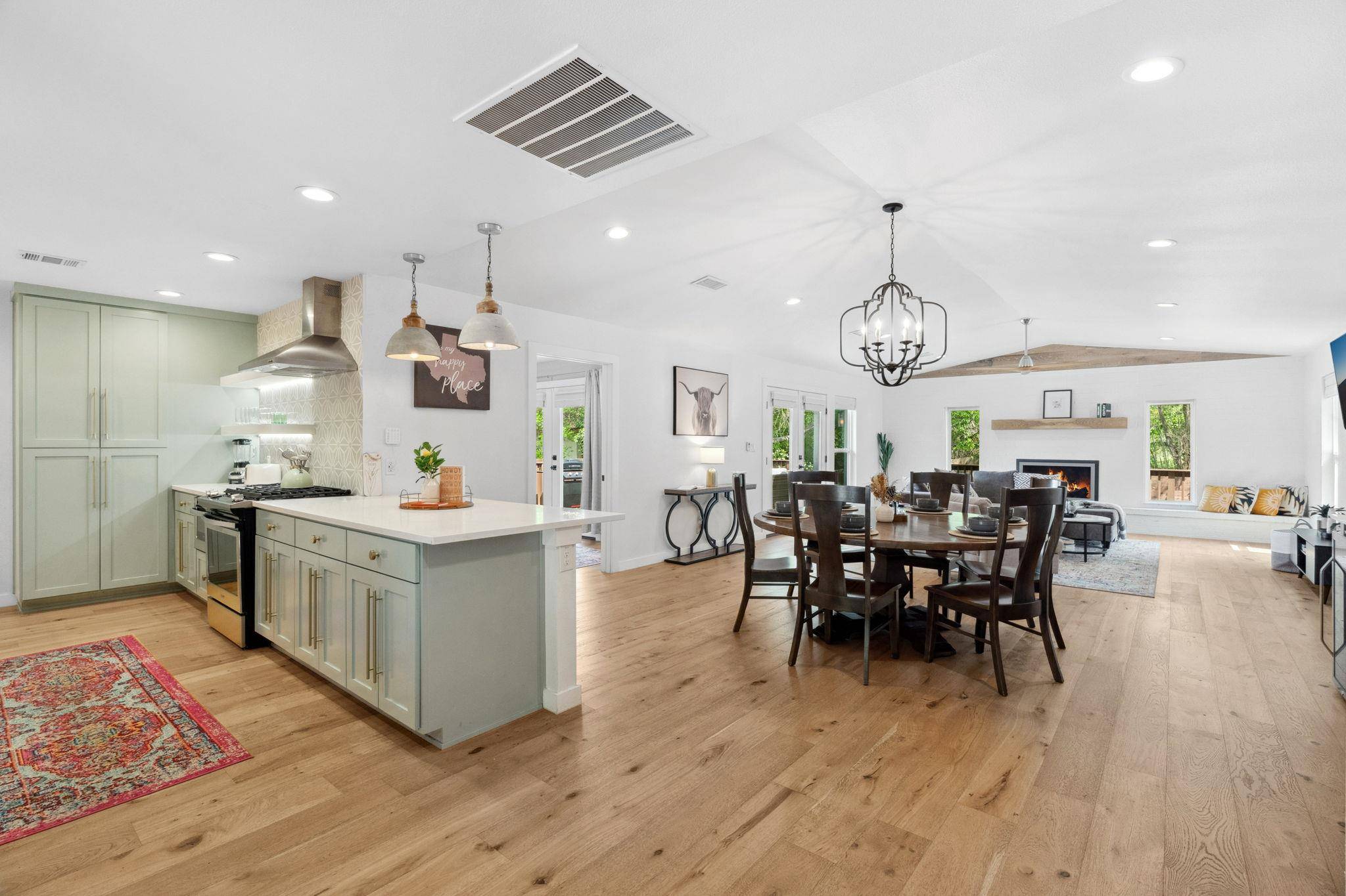 Austin, TX 78741,1803 Cedar Ridge DR