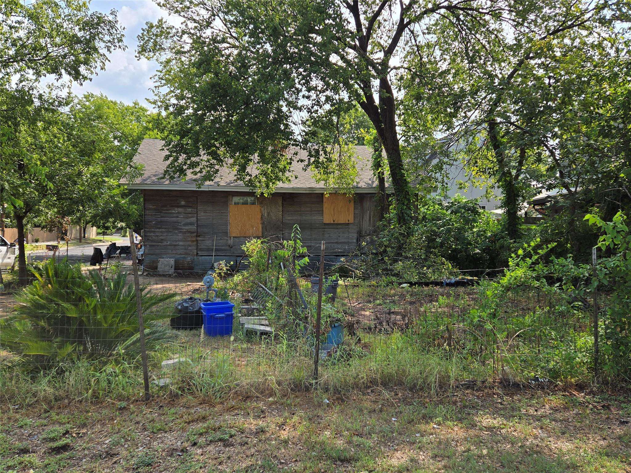 Austin, TX 78702,2603 E 14th ST
