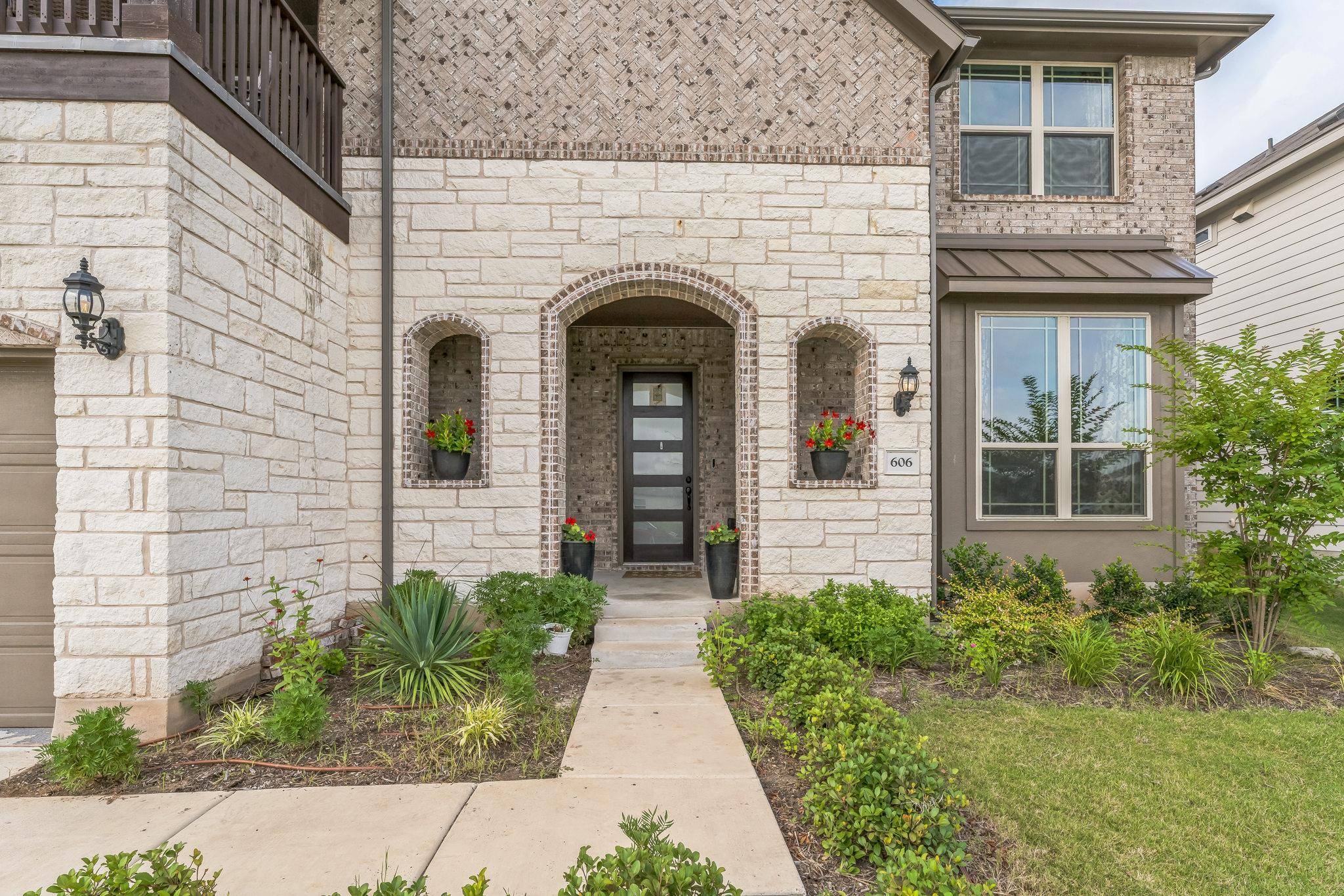 Hutto, TX 78634,606 Giorgio Moroder DR