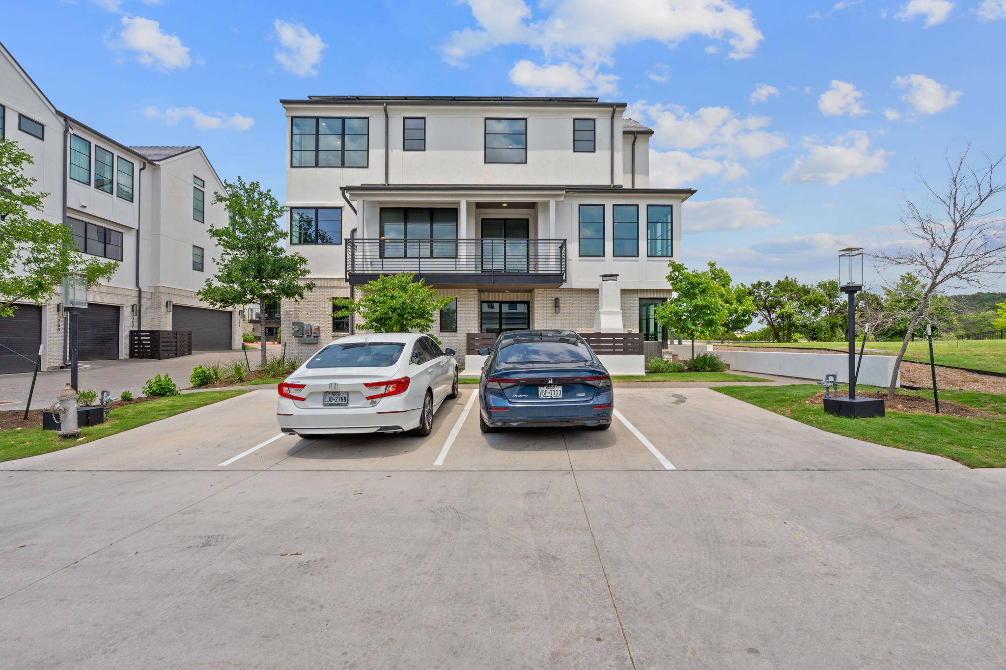 Austin, TX 78746,701 Ariana CT #3