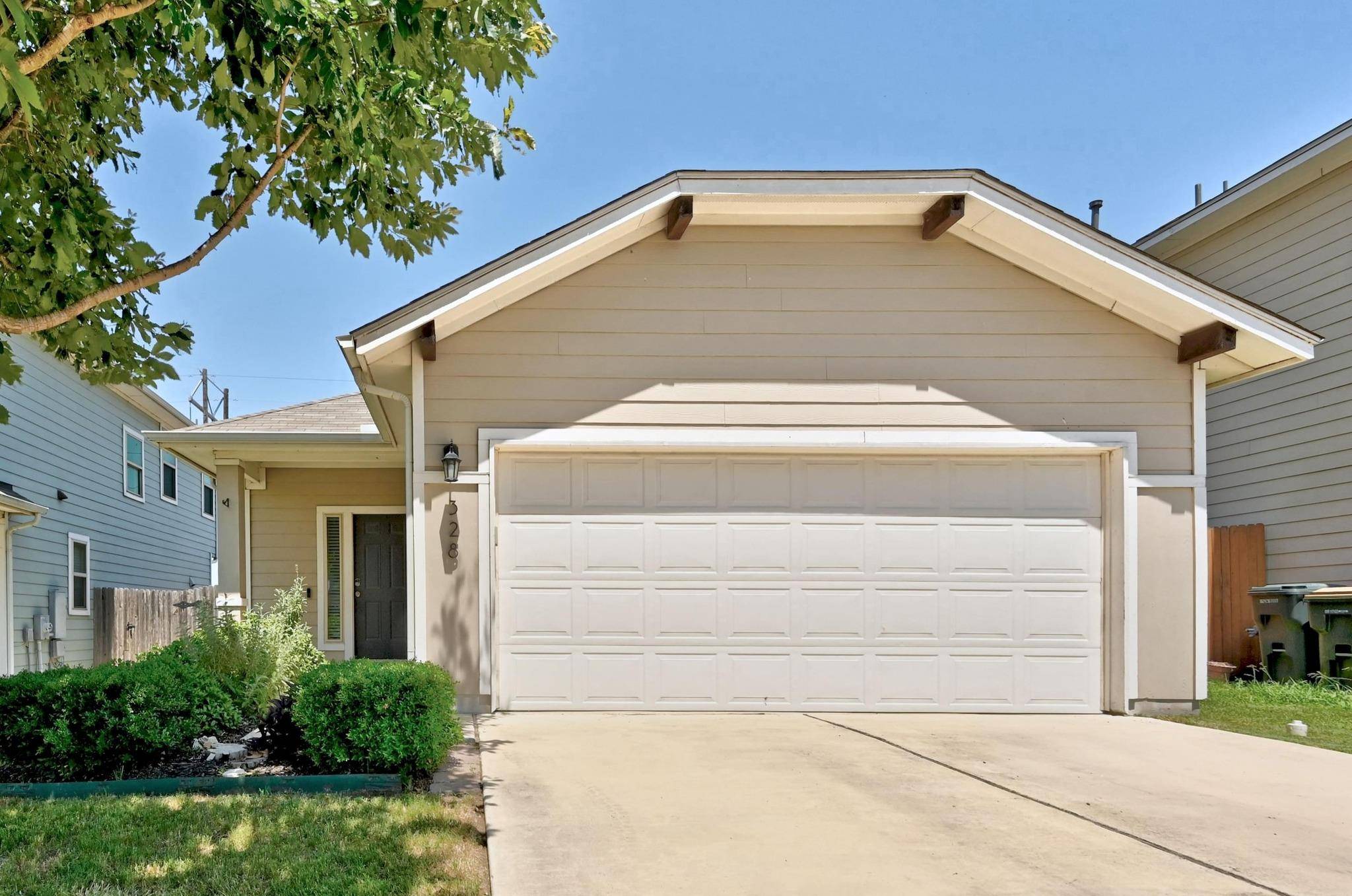 Buda, TX 78610,328 Triumph RD