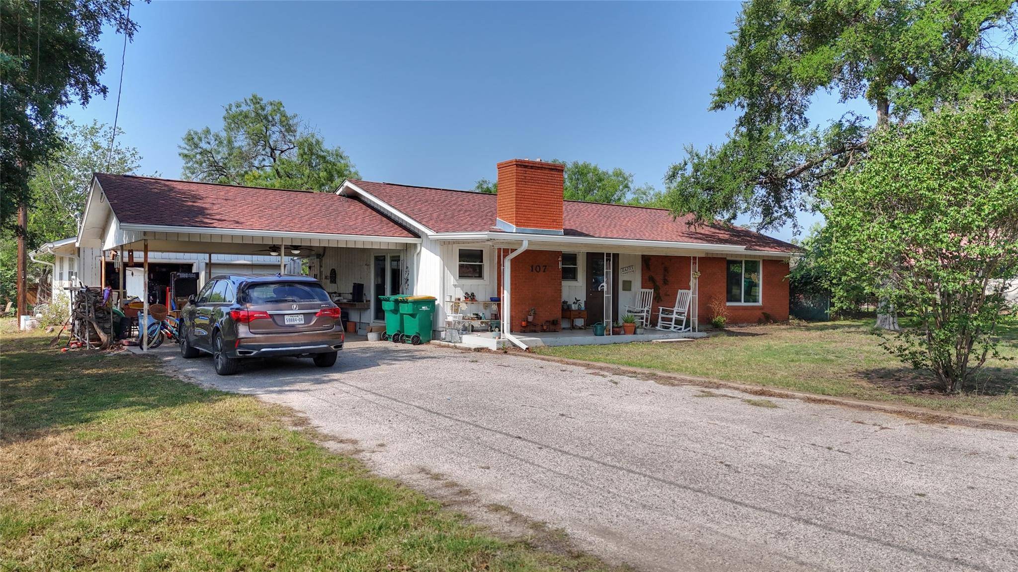 Marble Falls, TX 78654,107 W Oriole DR
