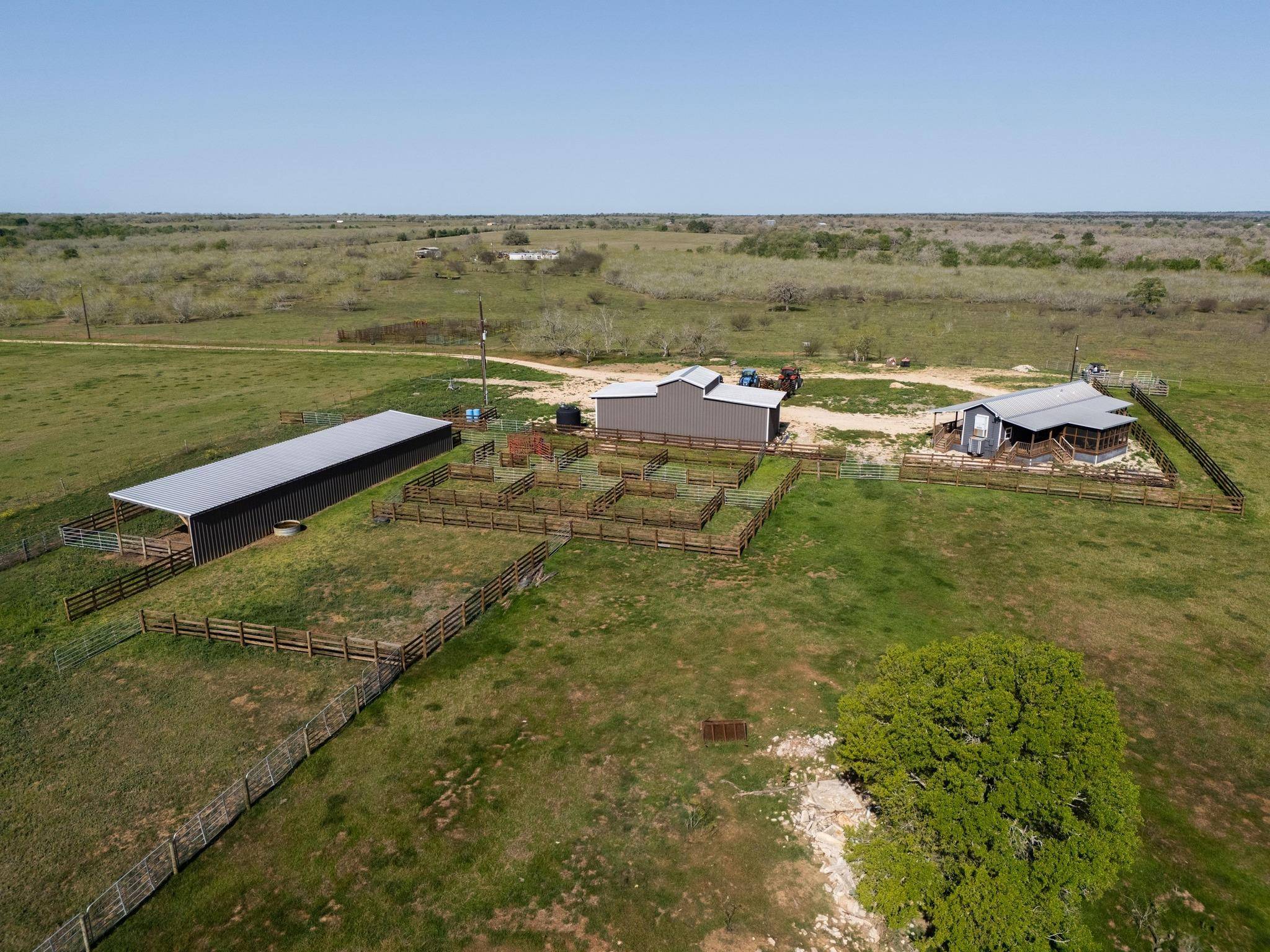 Waelder, TX 78959,62 County Road 448