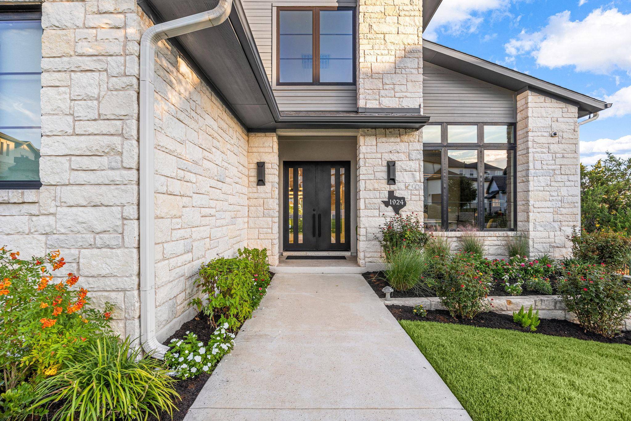 Leander, TX 78641,1924 Port Bari CT