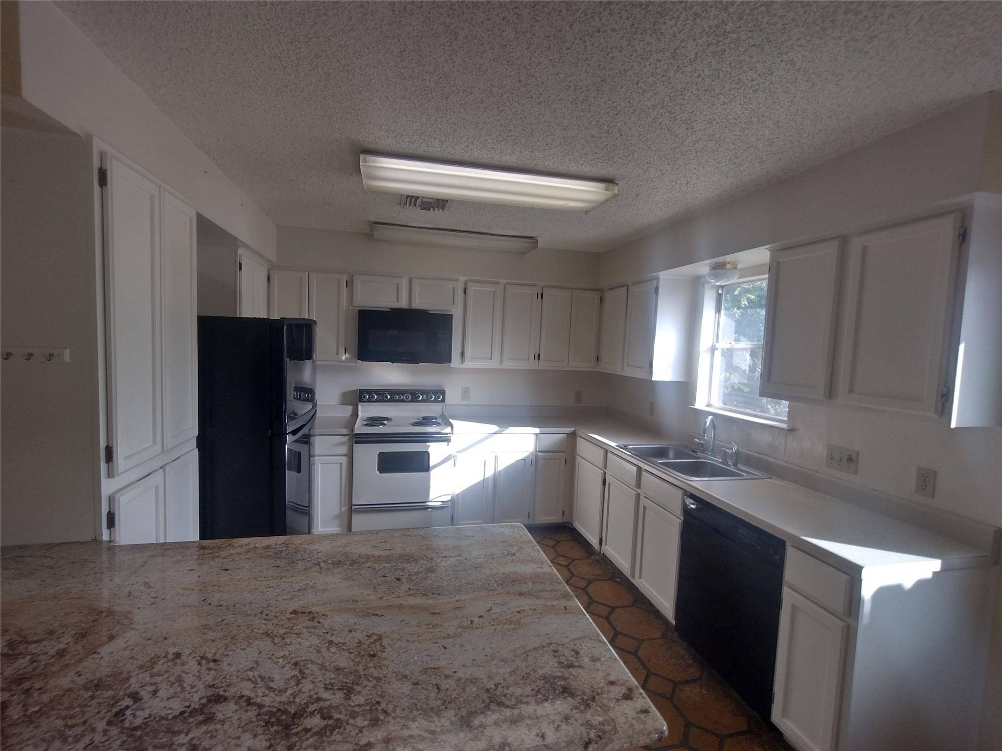 Leander, TX 78641,1811 Lone Oak DR