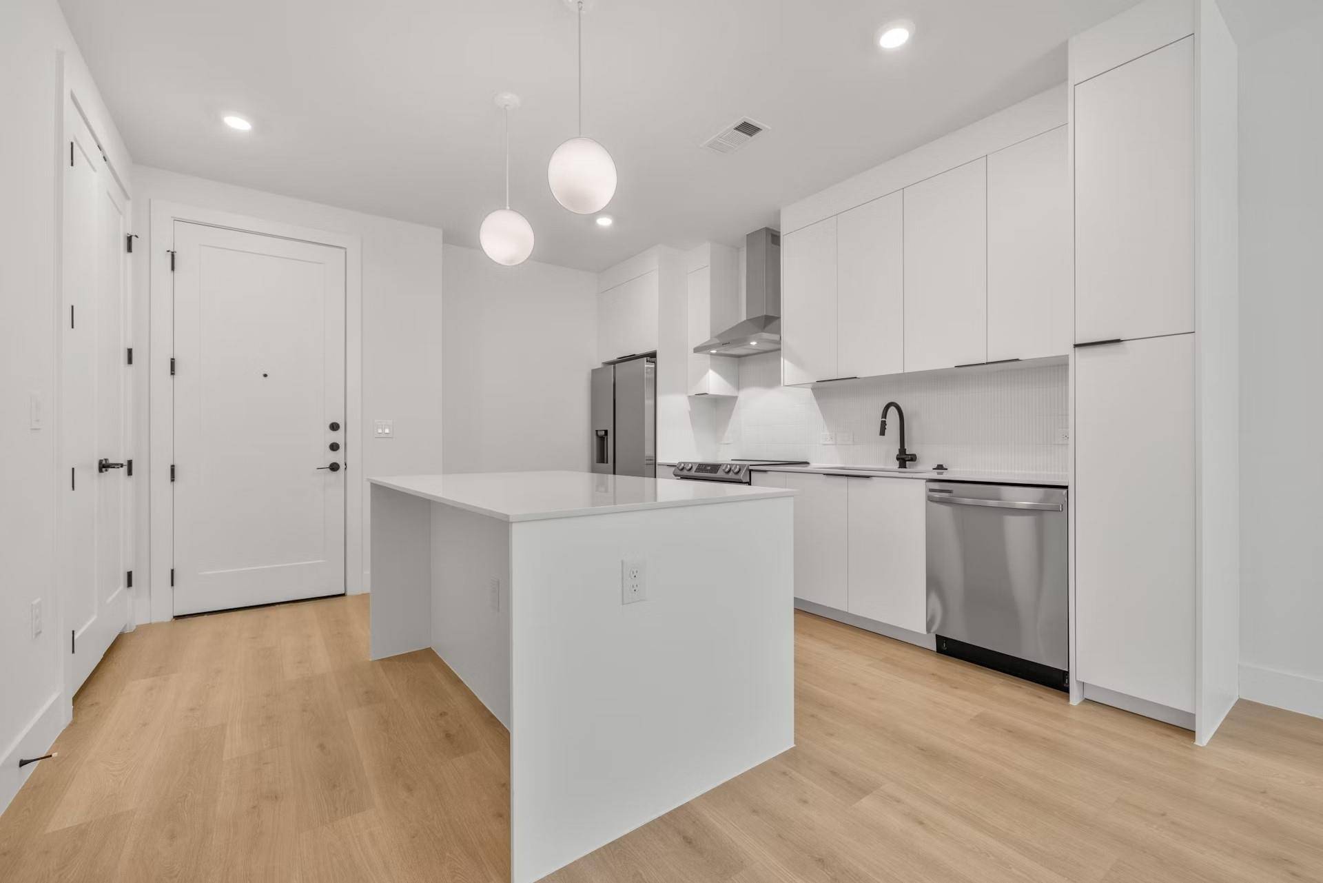 Austin, TX 78723,1701 Simond Ave #208