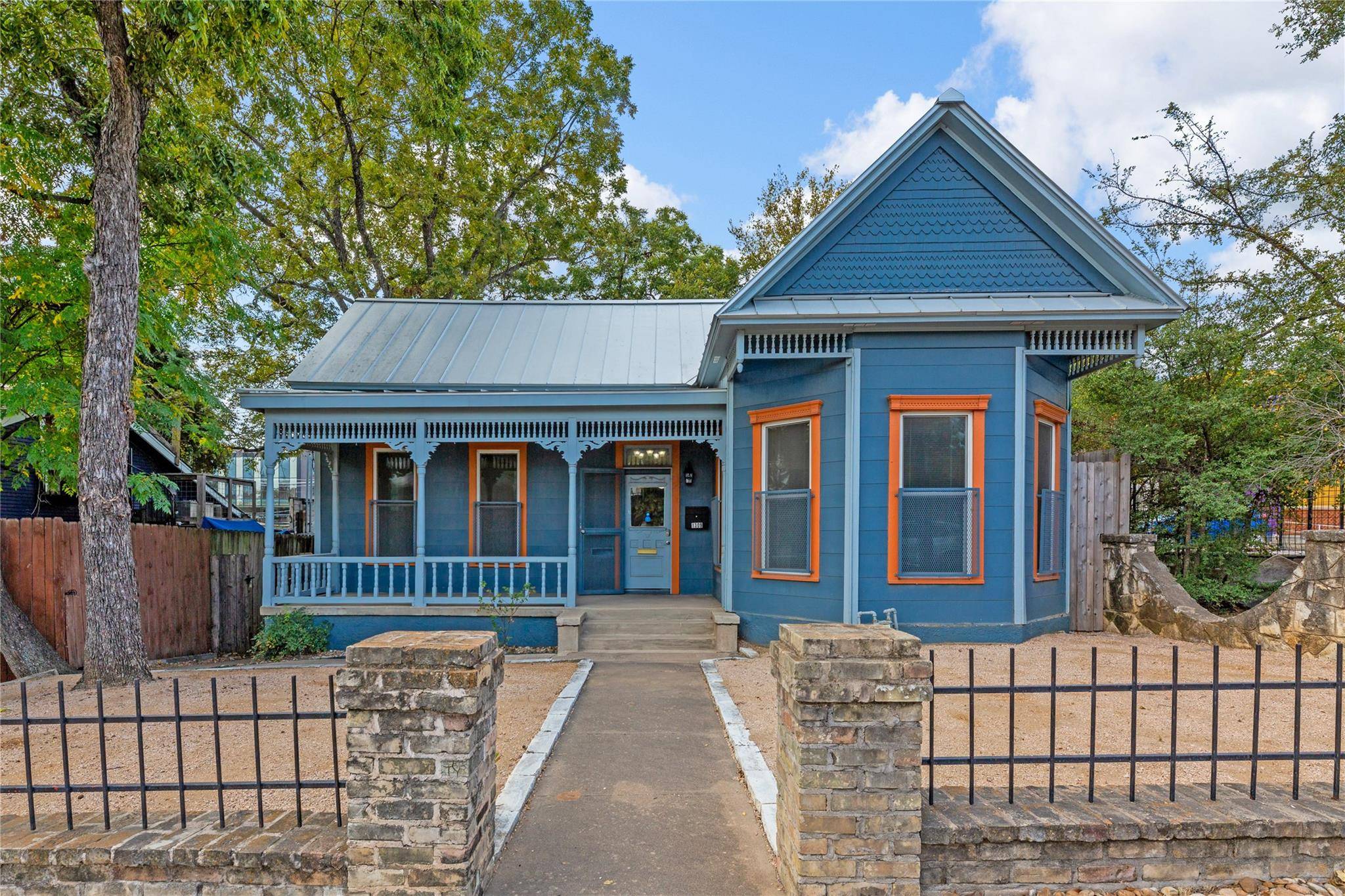 Austin, TX 78702,1309 E 7th ST
