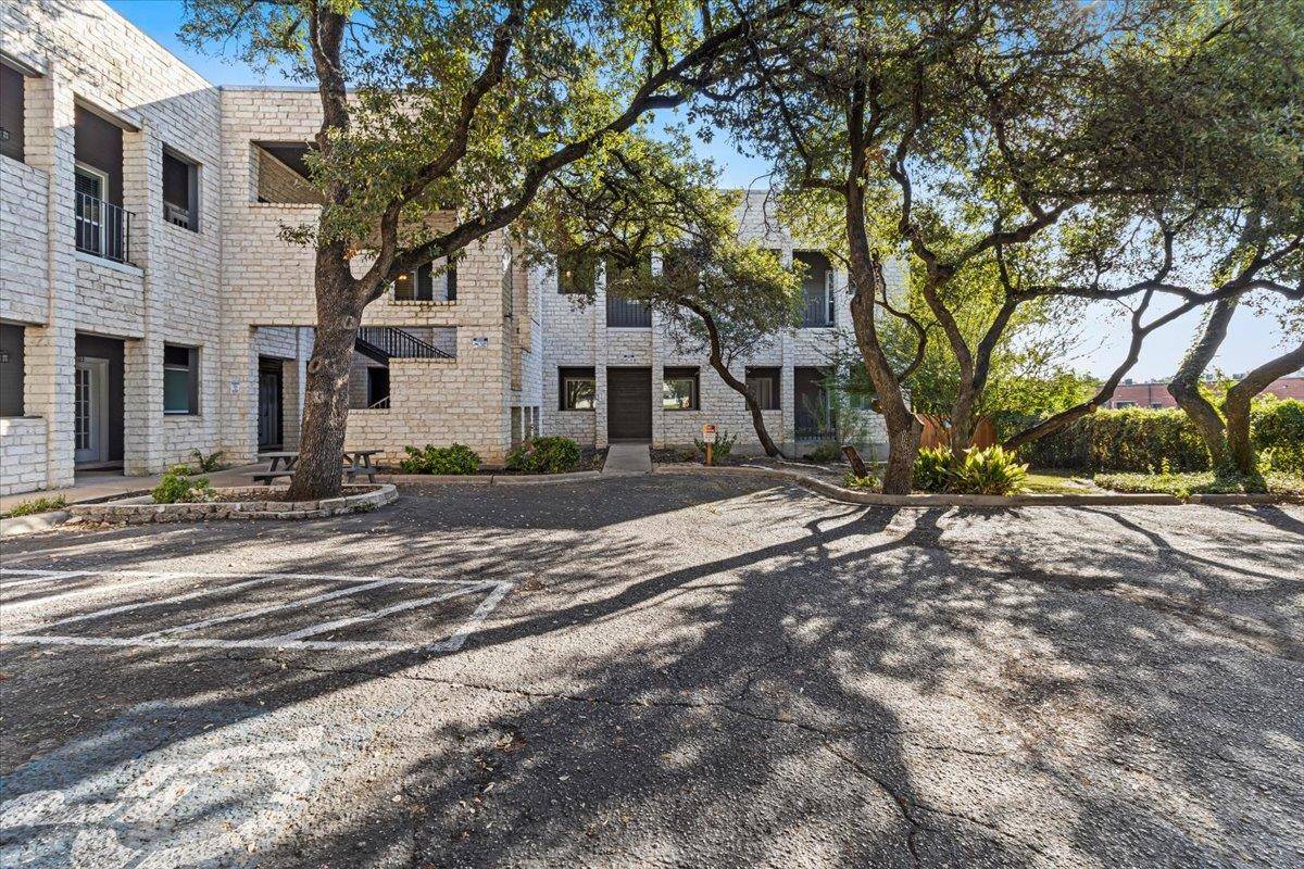 Austin, TX 78729,13625 Pond Springs RD #102