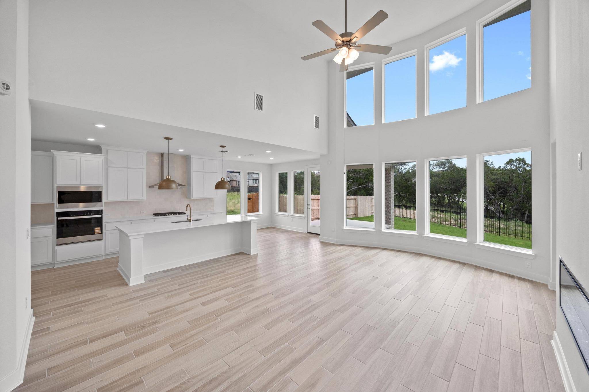 Lago Vista, TX 78645,7413 Desert Needle DR